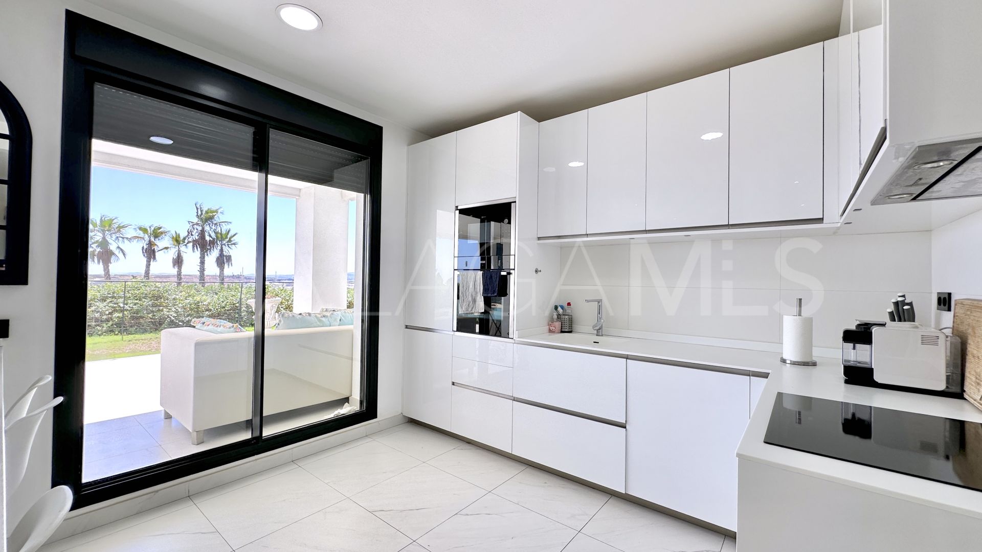 Appartement rez de chaussée for sale in Altos de Estepona