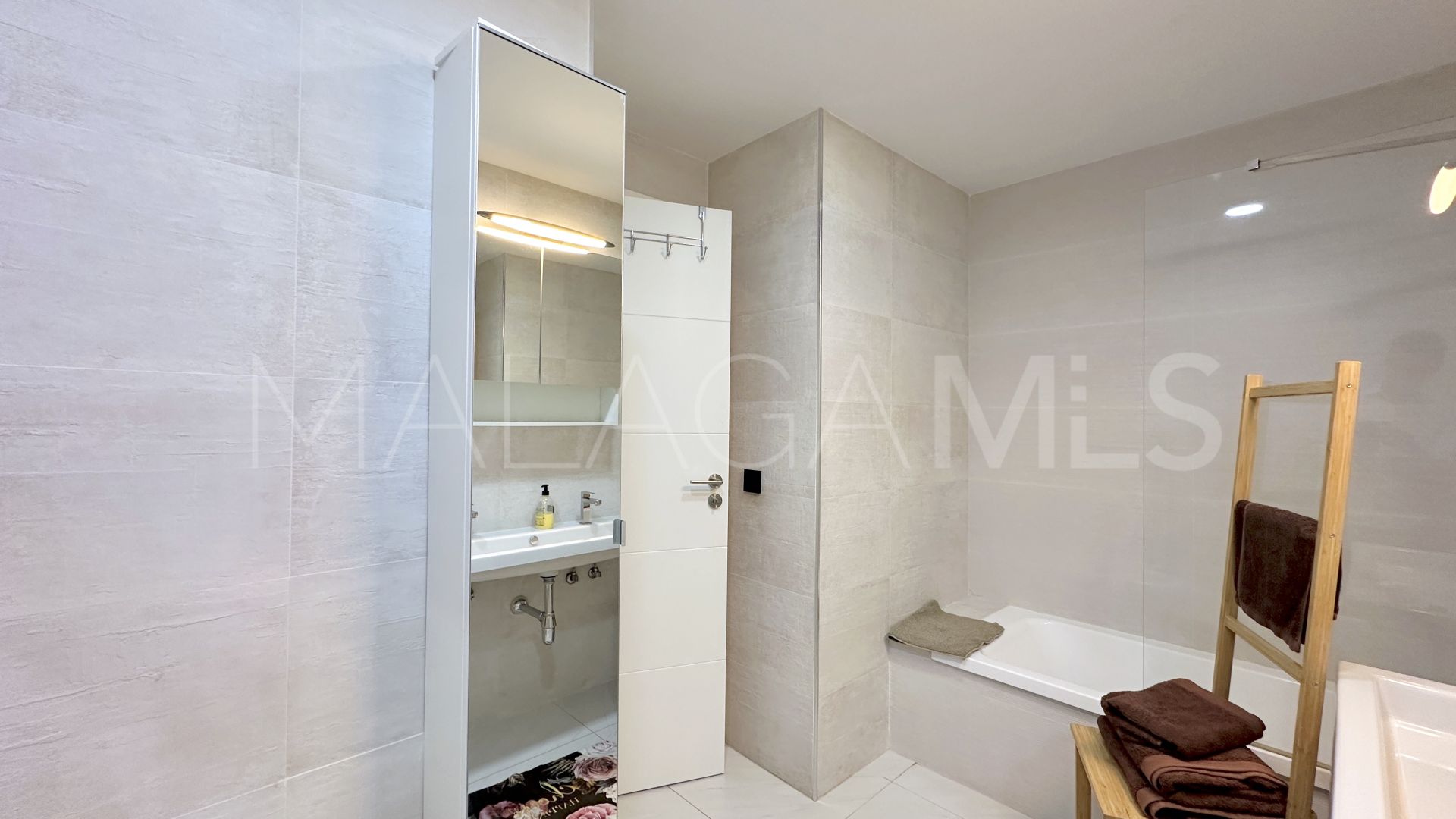 Appartement rez de chaussée for sale in Altos de Estepona