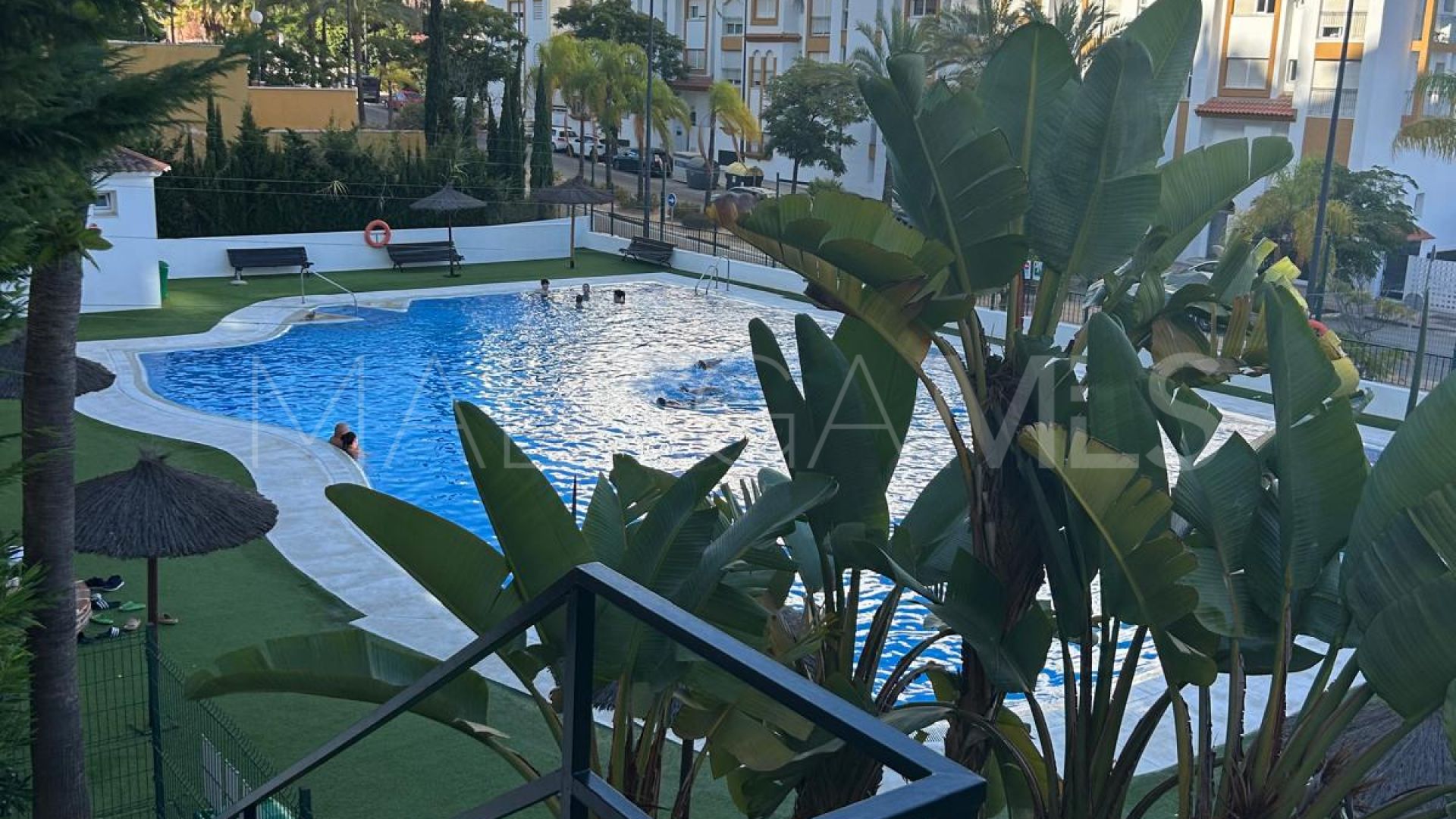 Lägenhet for sale in Estepona Puerto