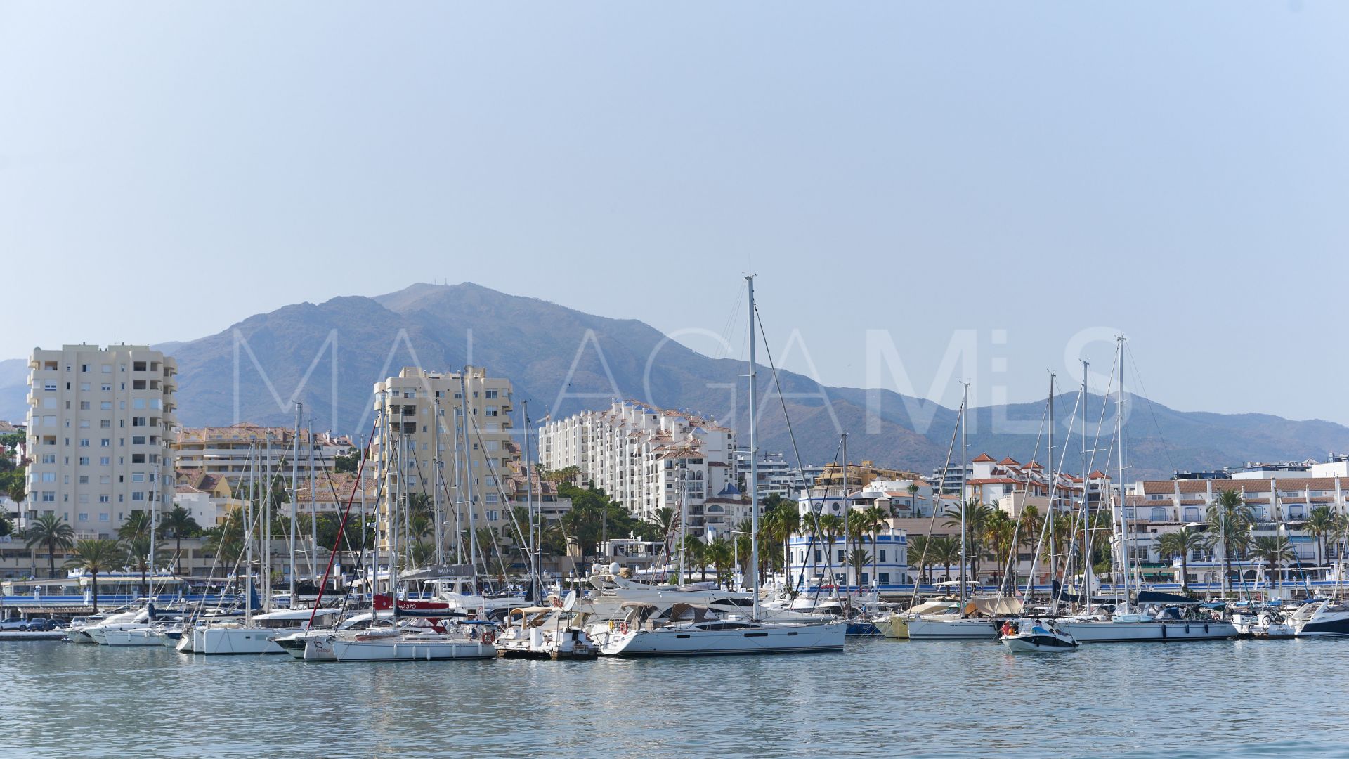 Wohnung for sale in Estepona Puerto
