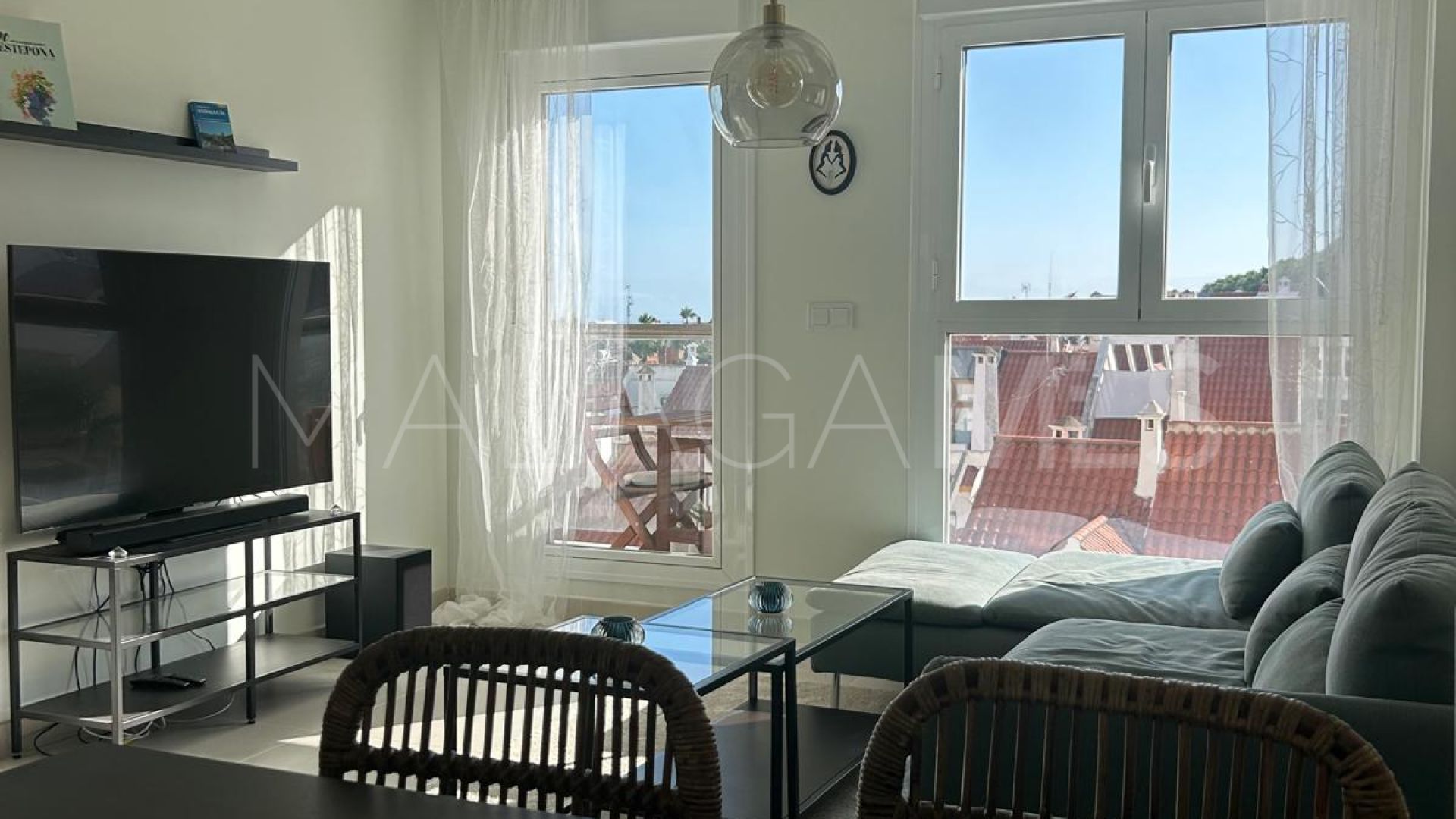 Lägenhet for sale in Estepona Puerto