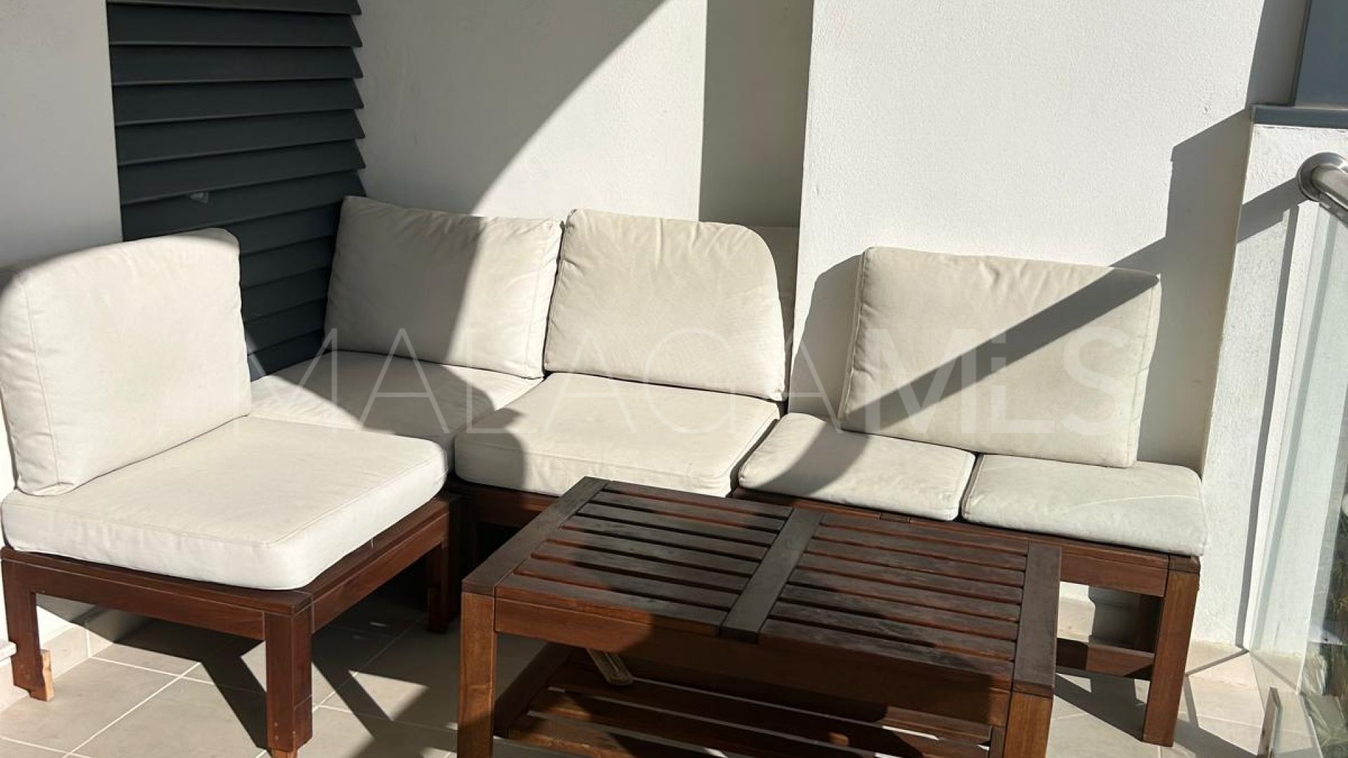 Lägenhet for sale in Estepona Puerto