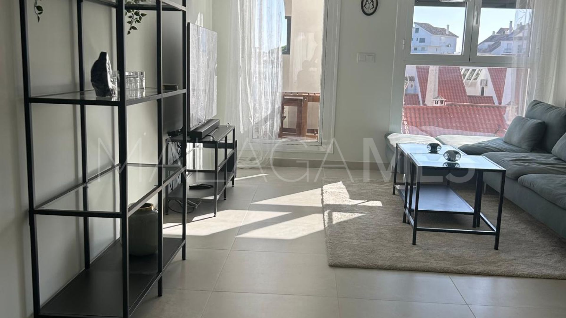 Lägenhet for sale in Estepona Puerto