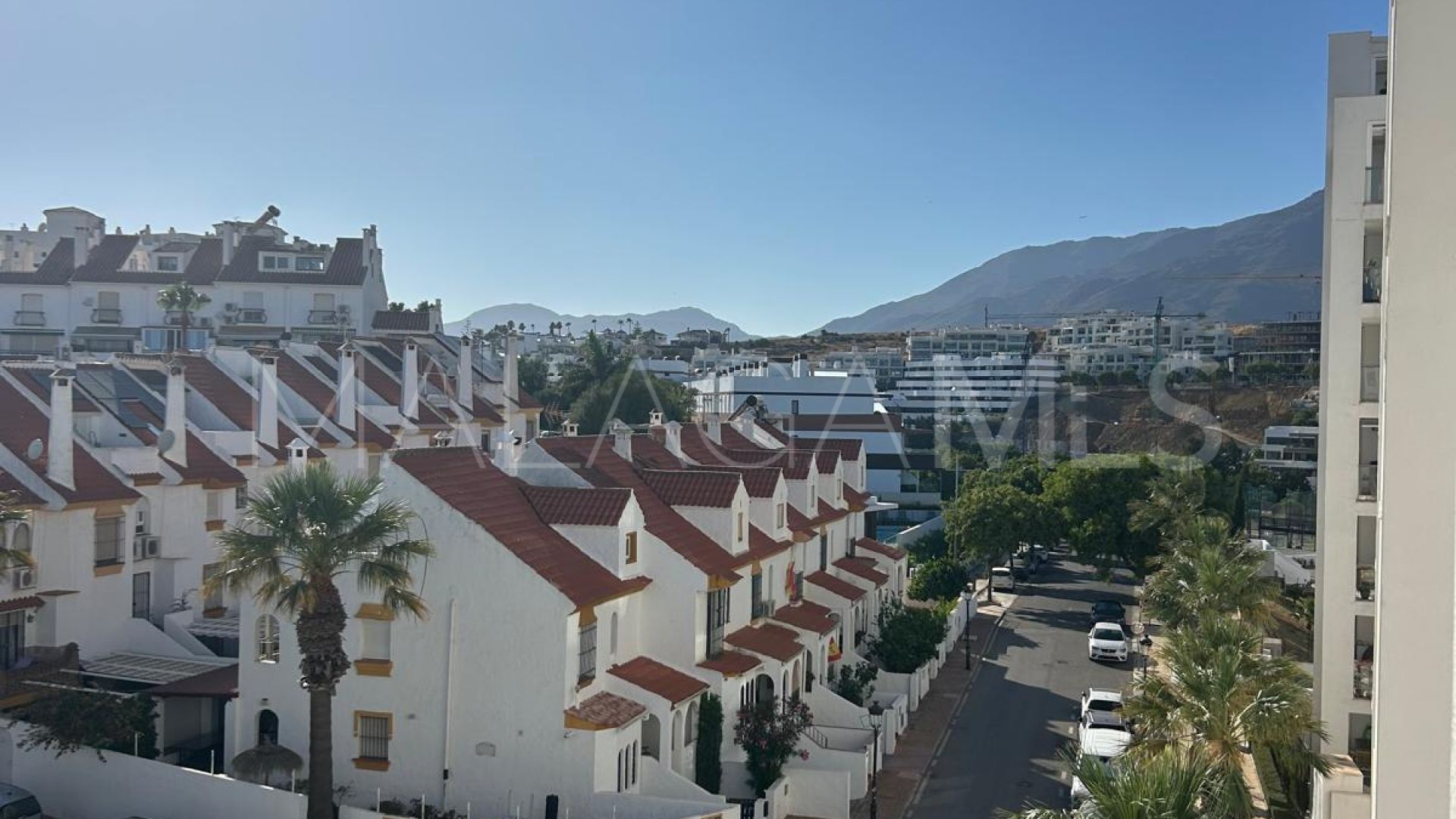 Lägenhet for sale in Estepona Puerto