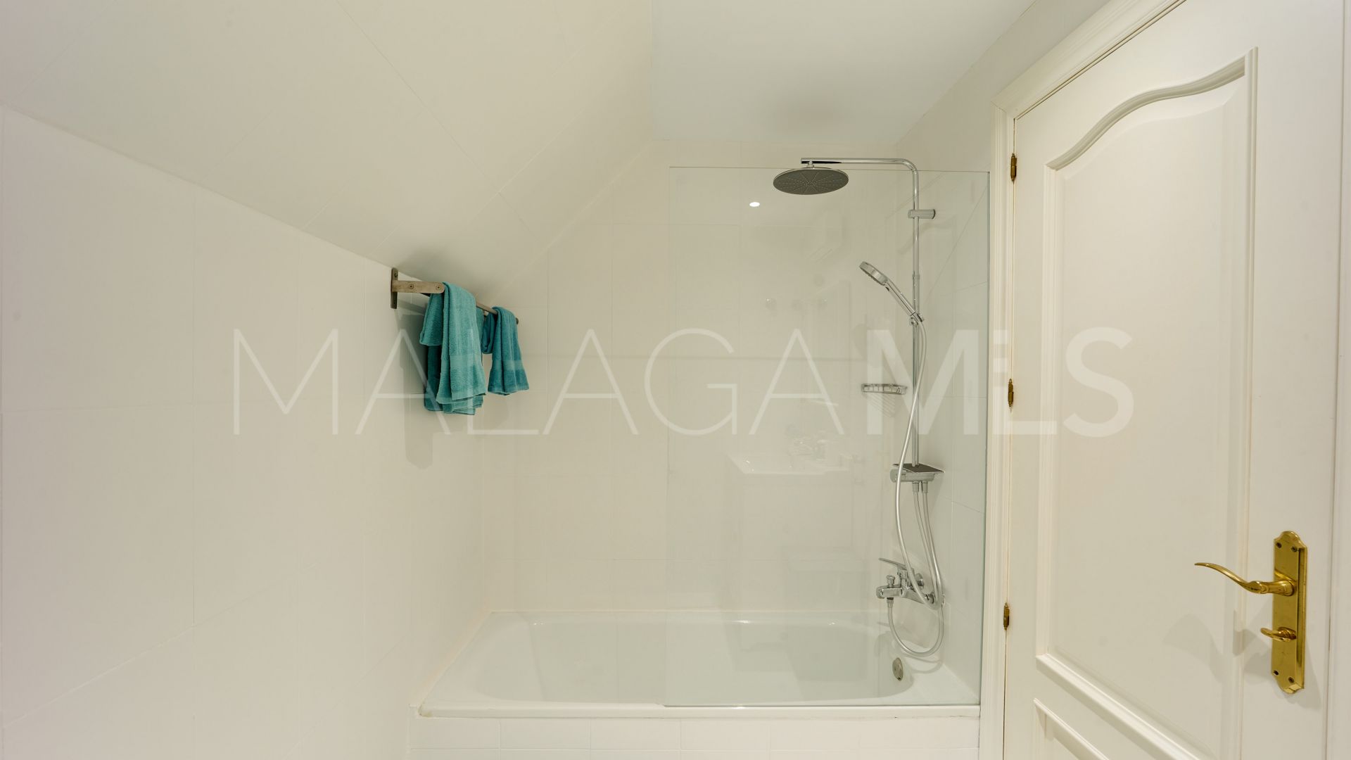 Duplex penthouse for sale in Casares Playa