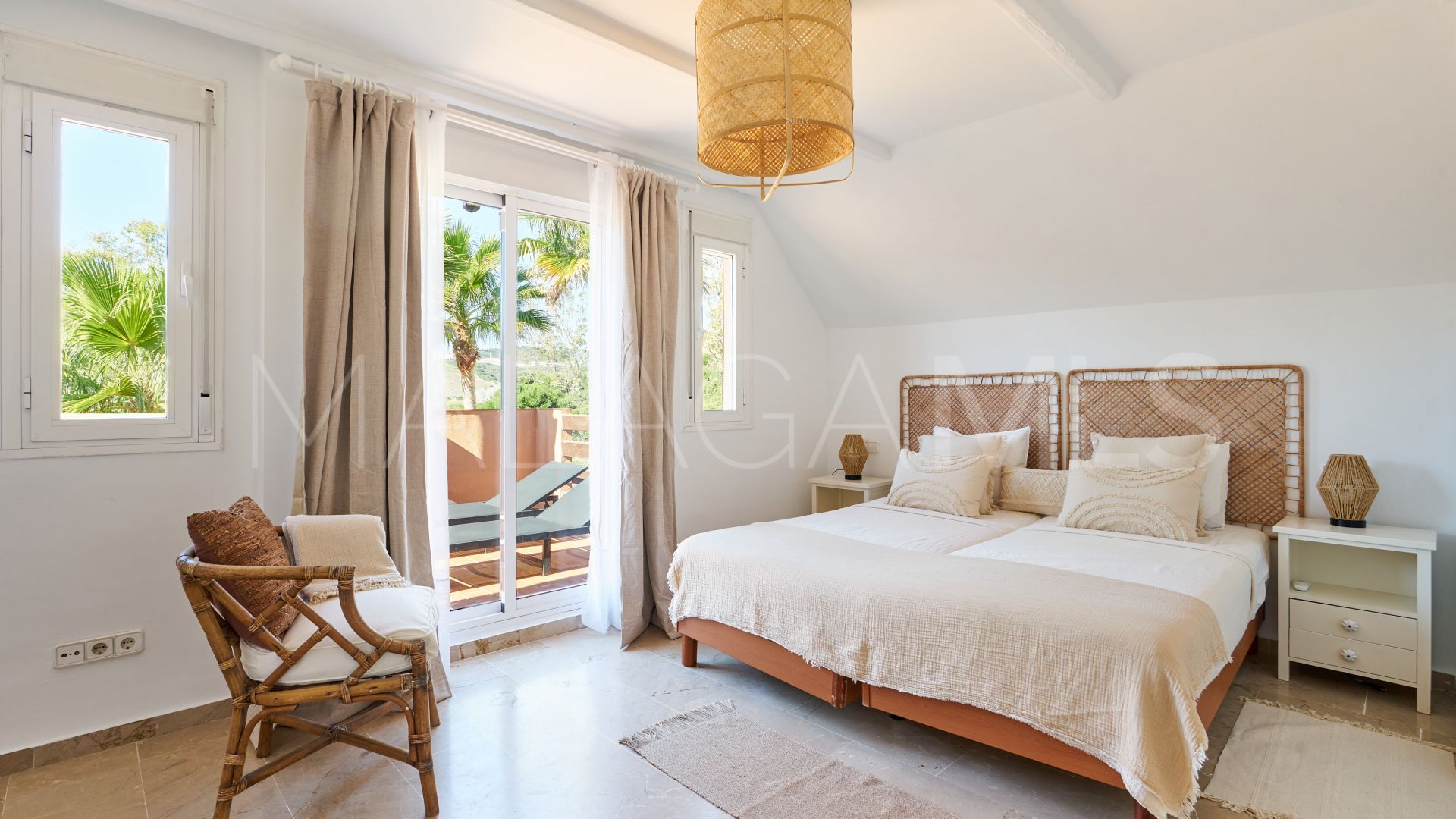 Duplex penthouse for sale in Casares Playa