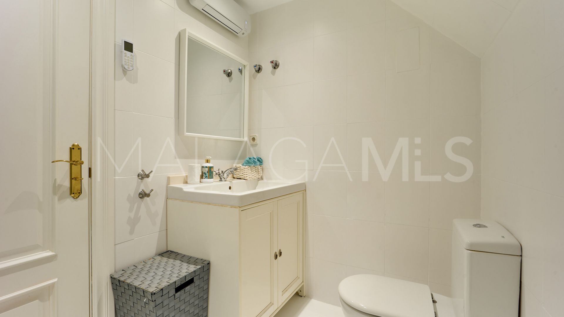 Duplex penthouse for sale in Casares Playa