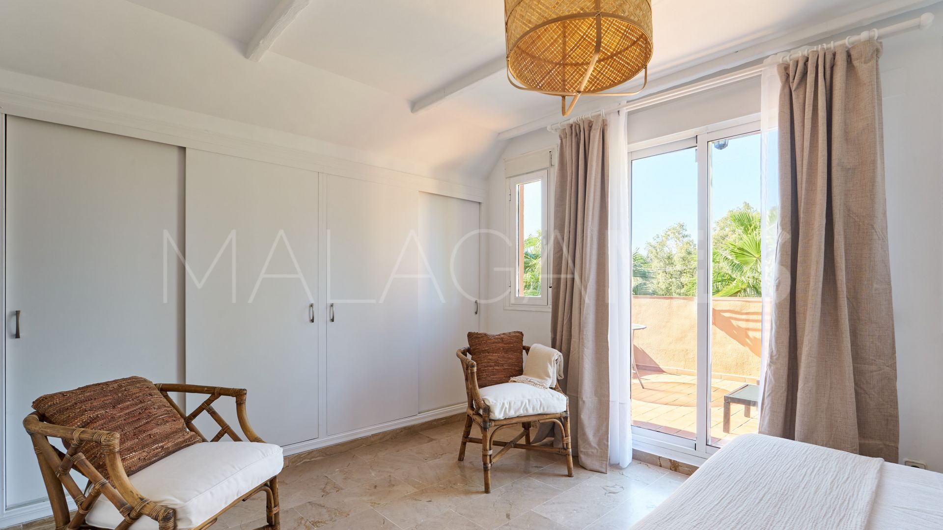 Duplex penthouse for sale in Casares Playa