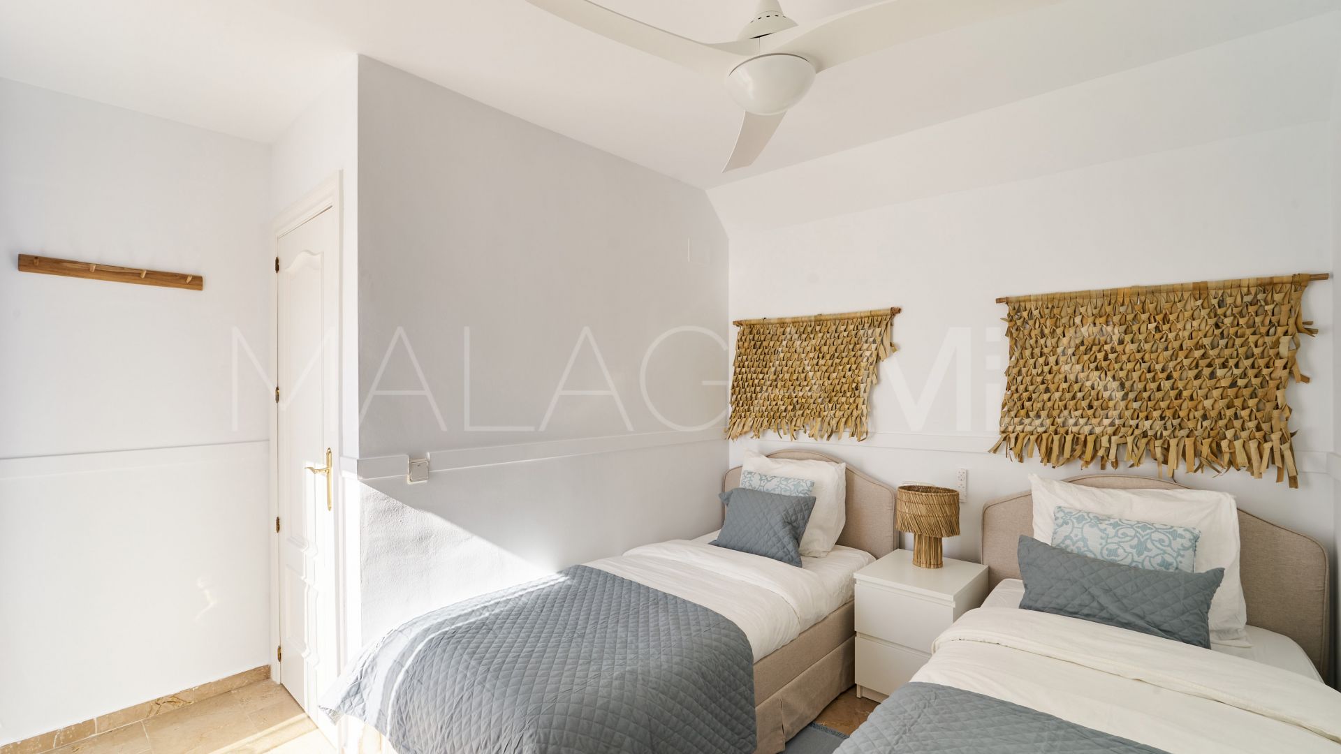 Duplex penthouse for sale in Casares Playa