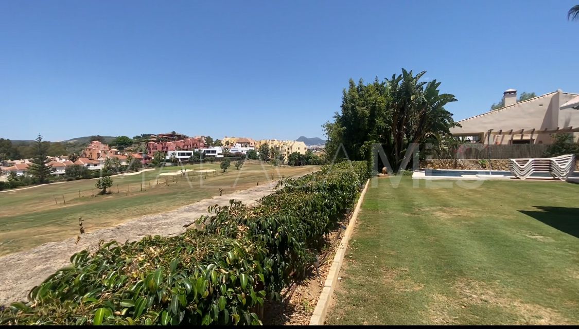 Haus for sale in La Duquesa
