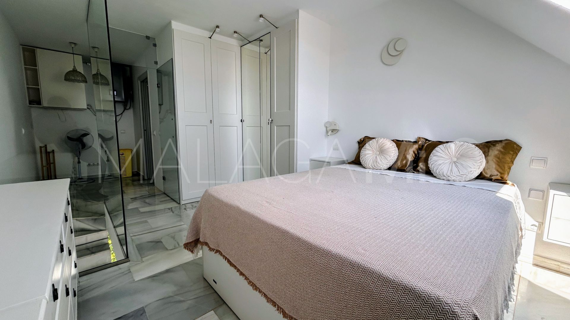 Zweistöckiges penthouse for sale in Forest Hills