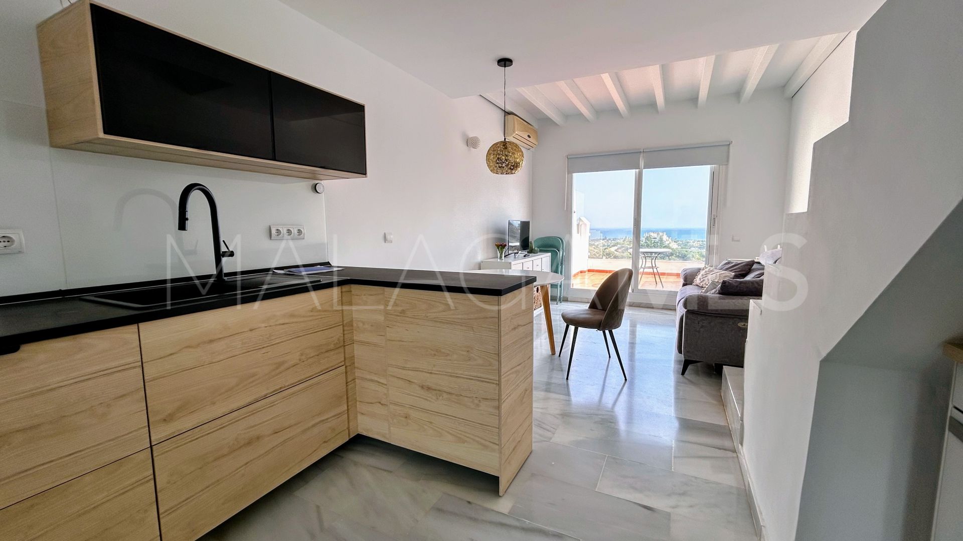 Zweistöckiges penthouse for sale in Forest Hills