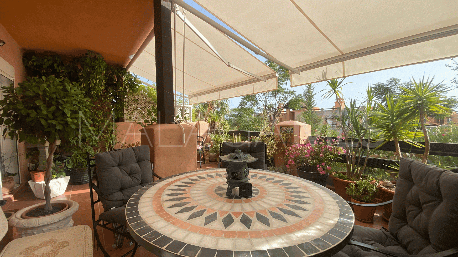 For sale ground floor apartment in Casares Golf