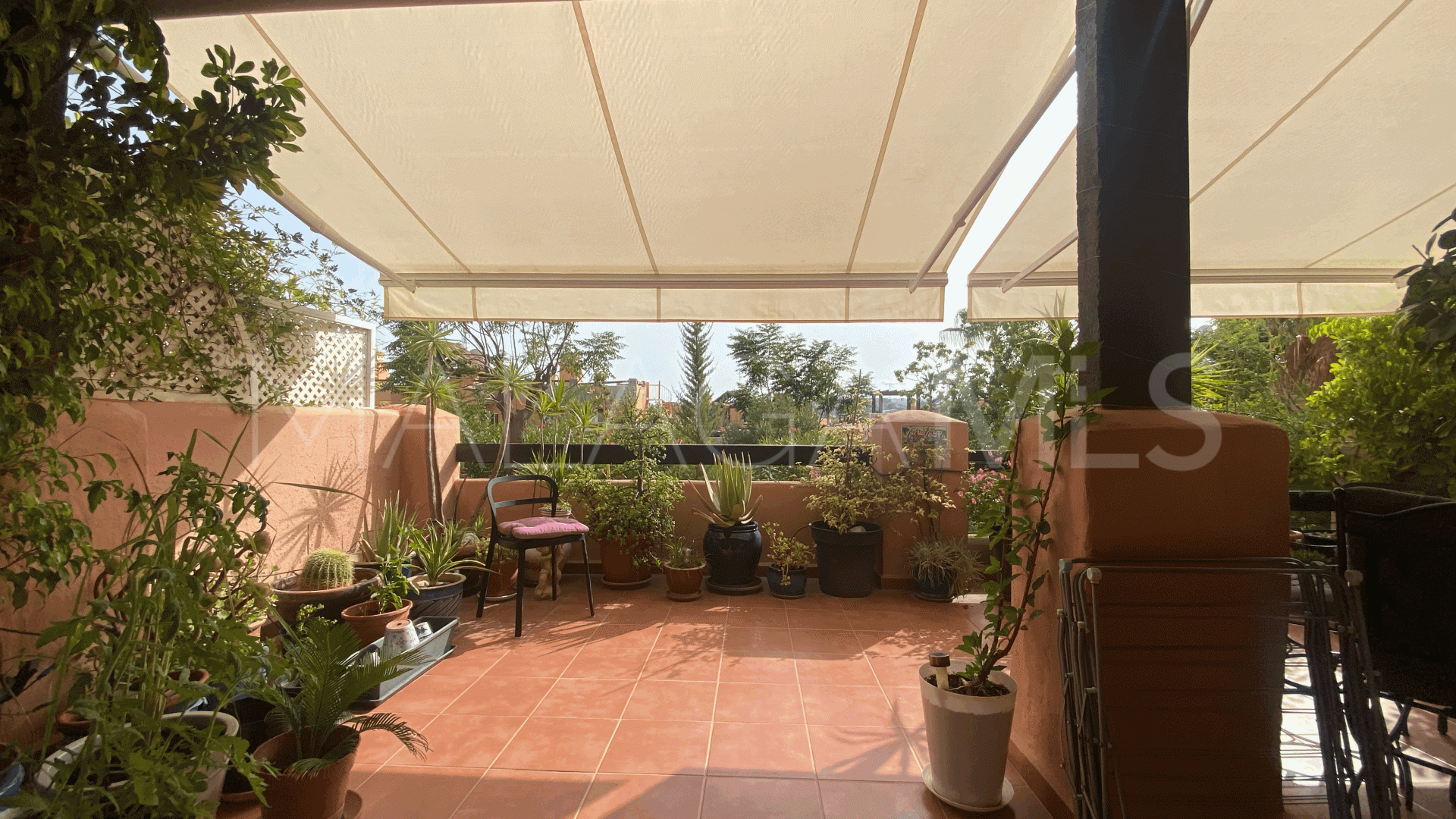 For sale ground floor apartment in Casares Golf