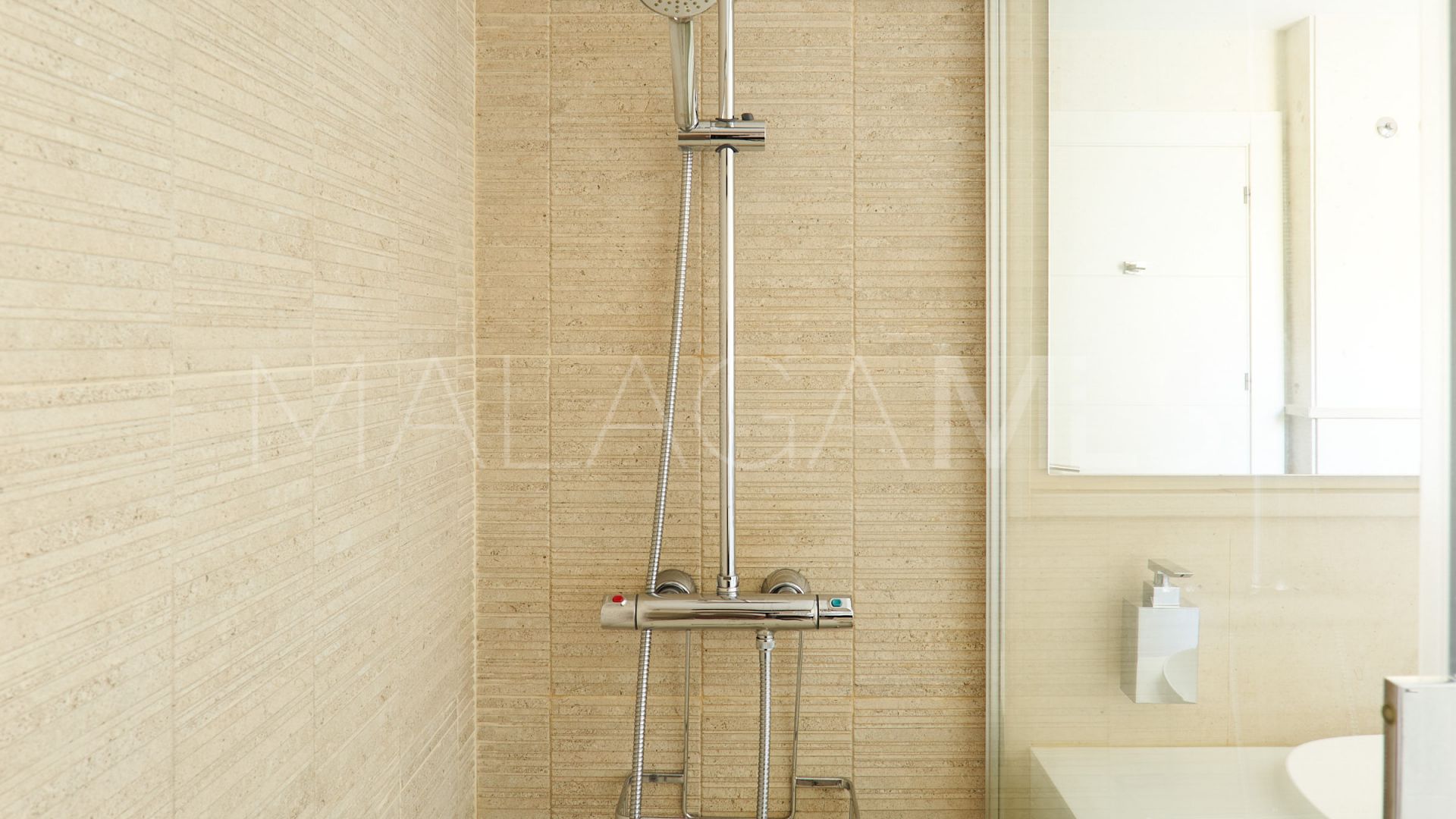 Buy penthouse in Bel Air