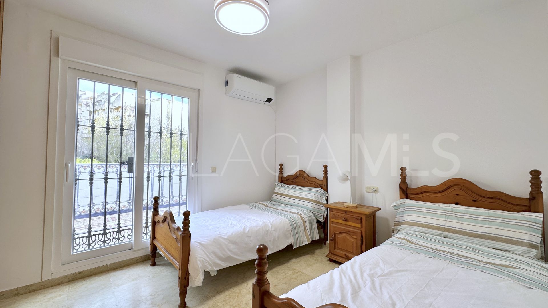 2 bedrooms Estepona Town penthouse for sale