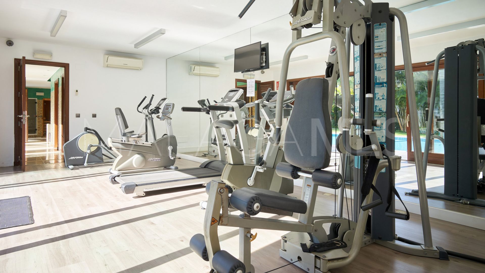 For sale ground floor apartment in Doncella Beach
