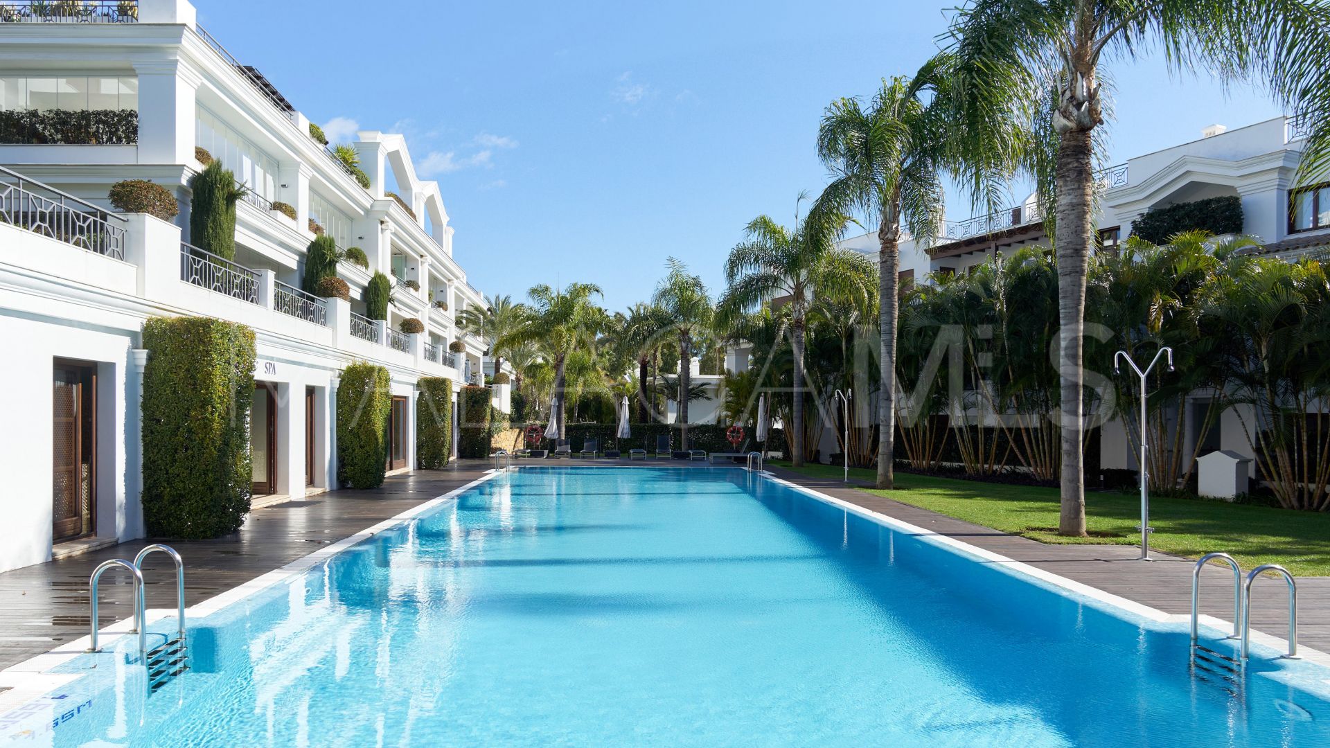 For sale ground floor apartment in Doncella Beach