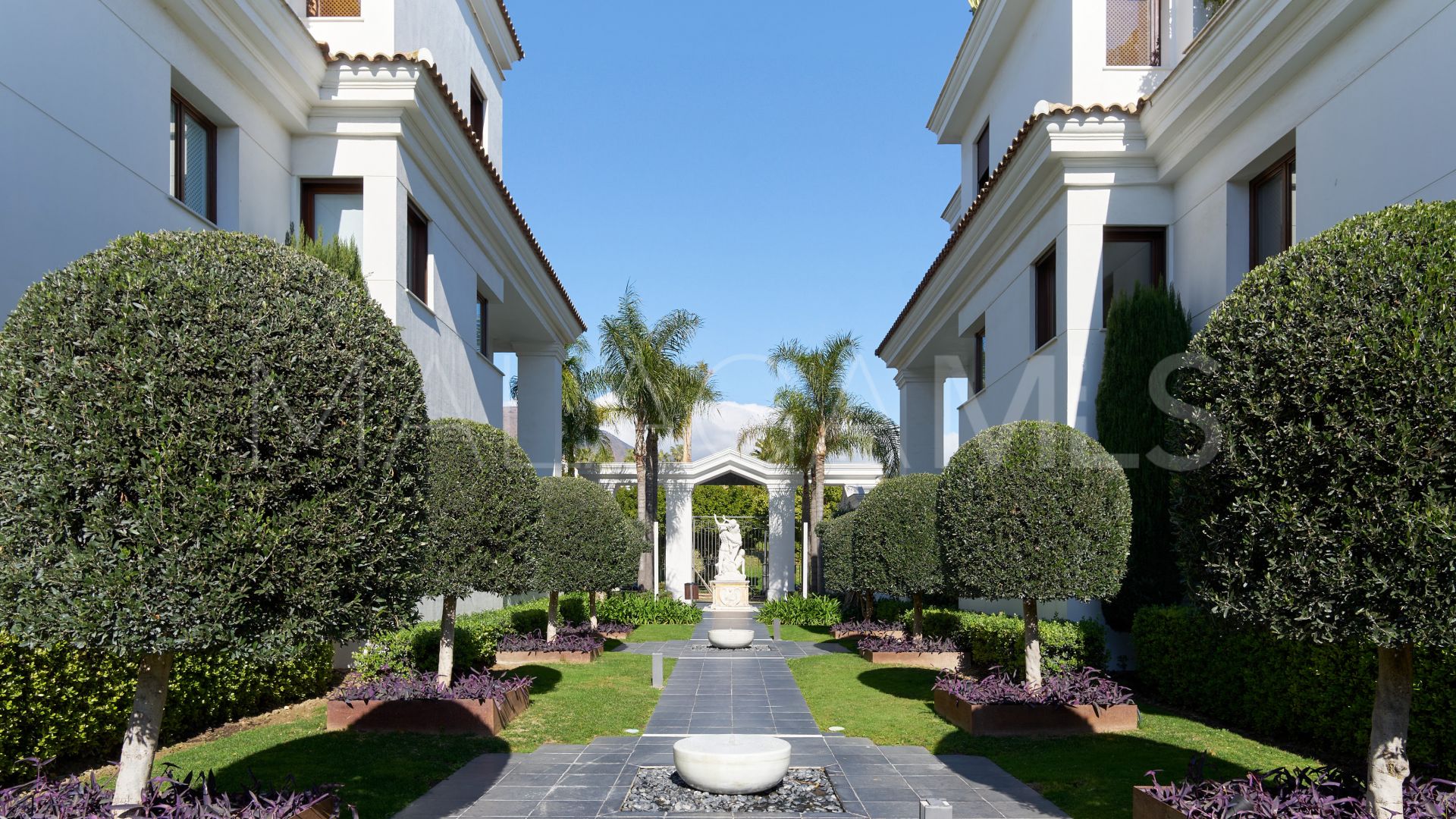 For sale ground floor apartment in Doncella Beach