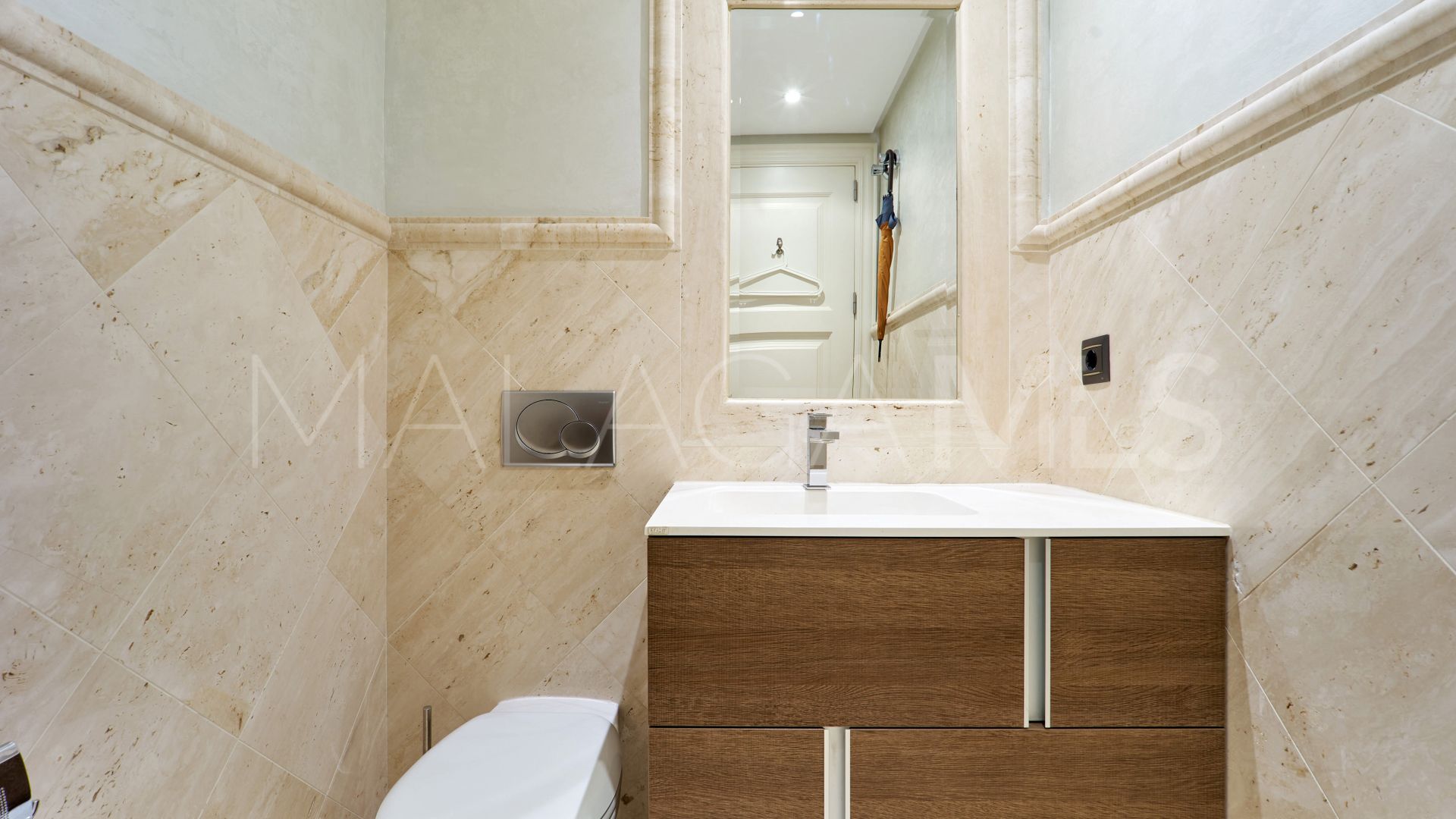 For sale ground floor apartment in Doncella Beach