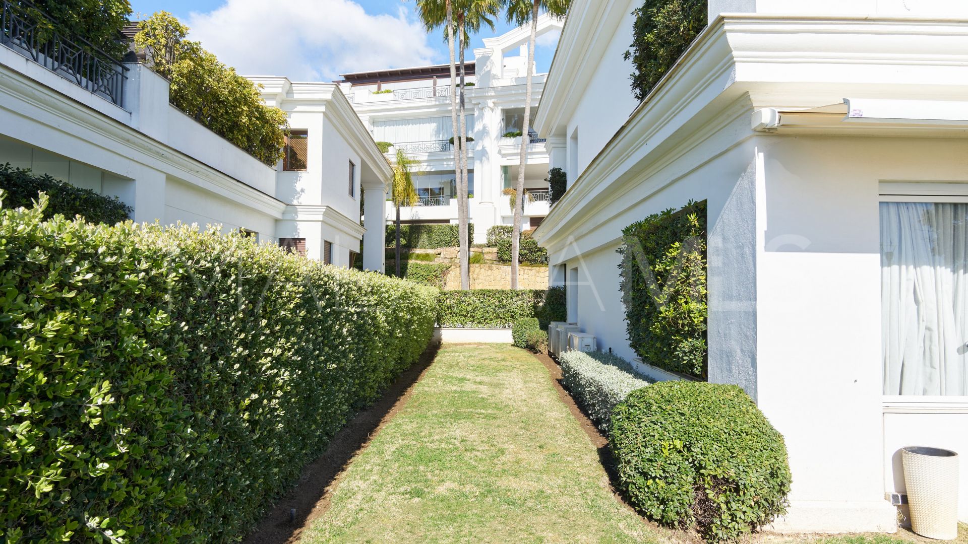 For sale ground floor apartment in Doncella Beach