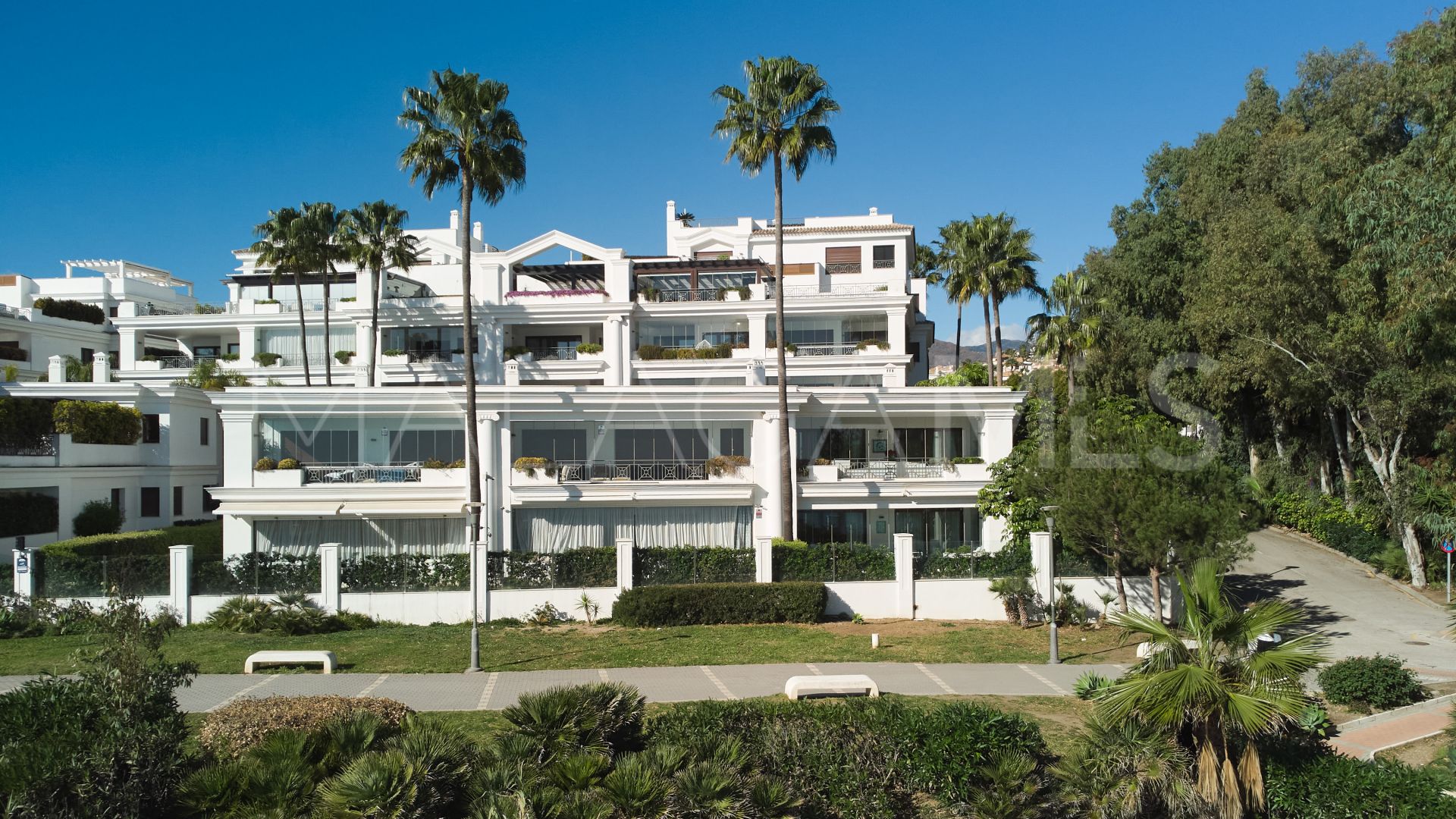 For sale ground floor apartment in Doncella Beach
