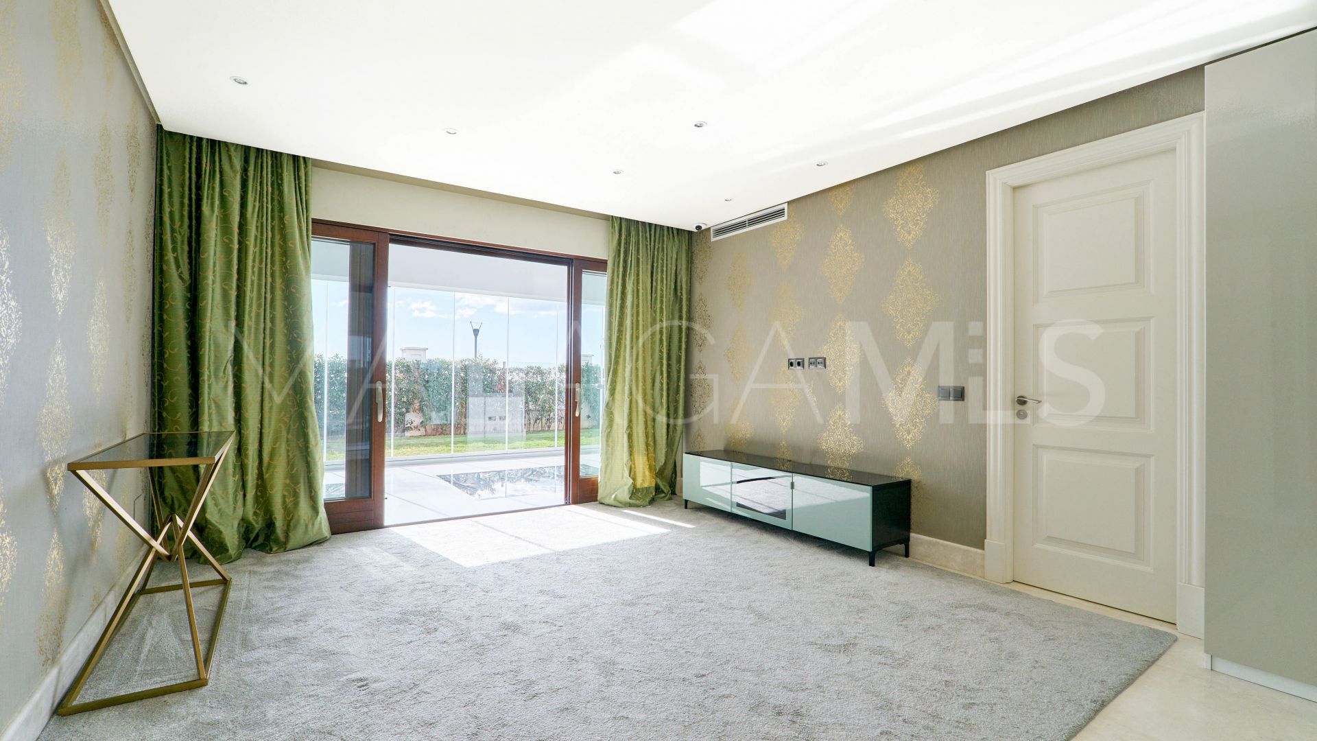 For sale ground floor apartment in Doncella Beach