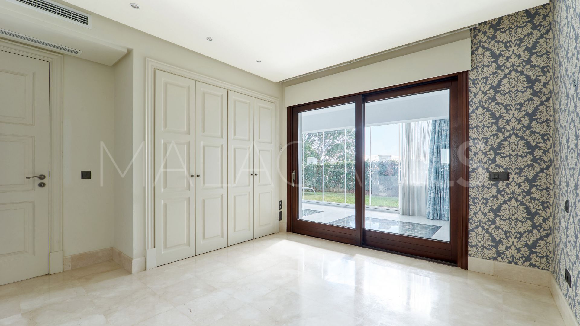 For sale ground floor apartment in Doncella Beach