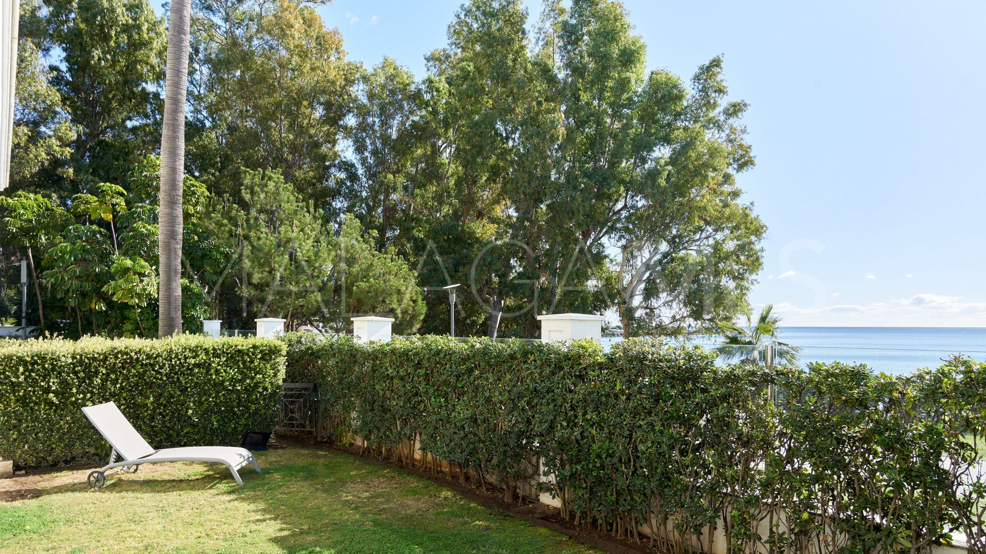 For sale ground floor apartment in Doncella Beach