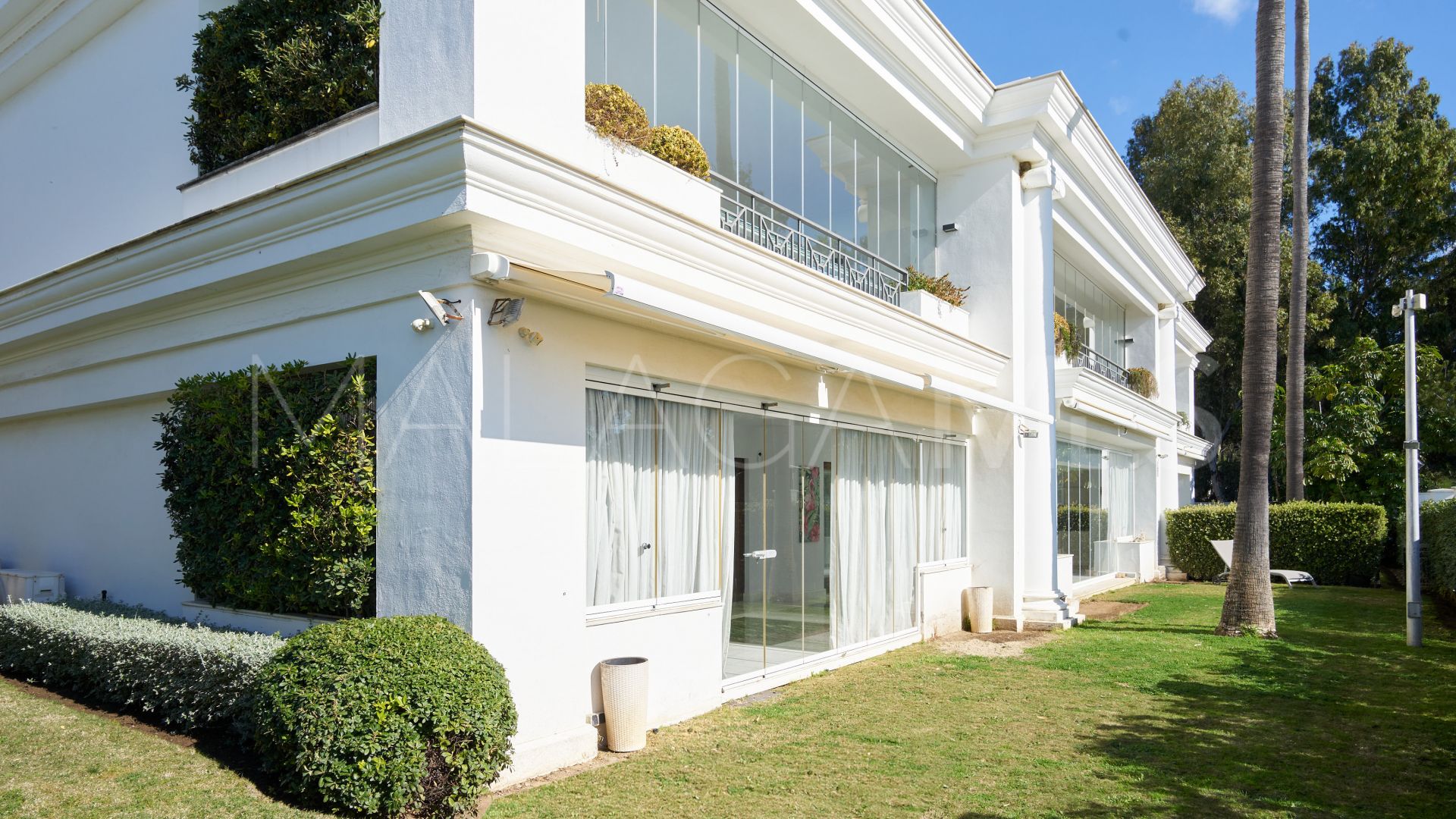 For sale ground floor apartment in Doncella Beach