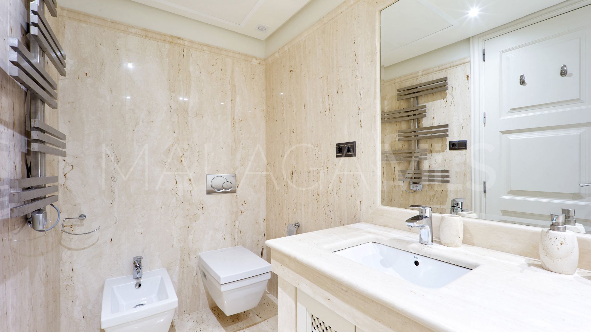 For sale ground floor apartment in Doncella Beach