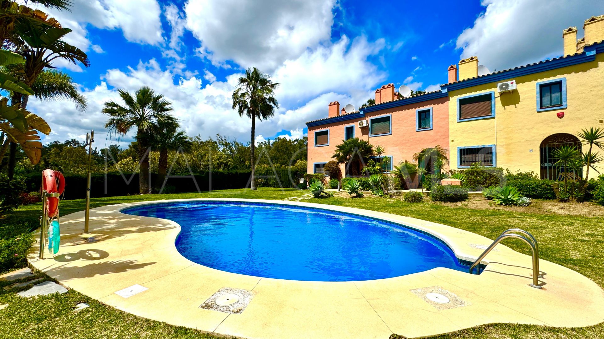 Maison de ville for sale in Castillo de la Duquesa