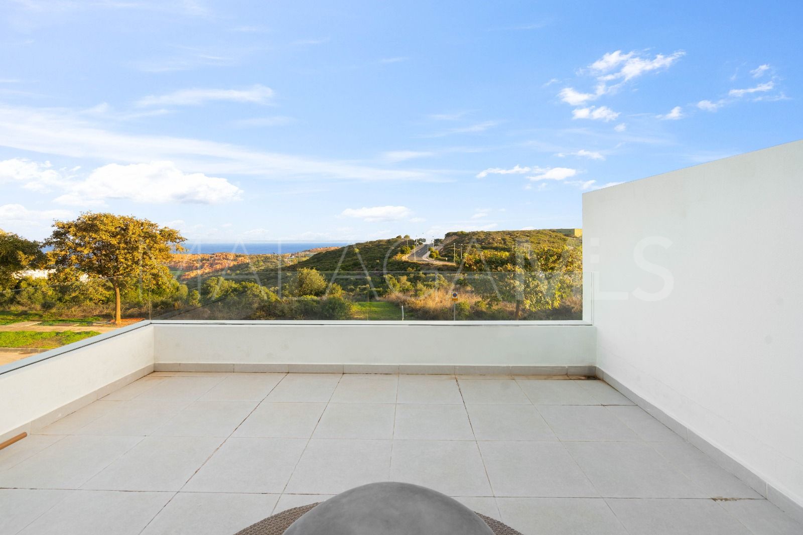 Pareado for sale in Finca Cortesin with 4 bedrooms