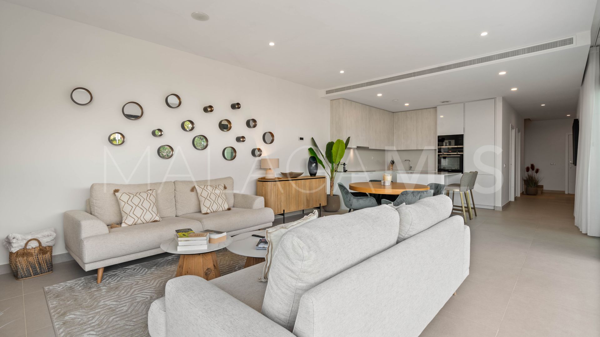 Pareado for sale in Finca Cortesin with 4 bedrooms