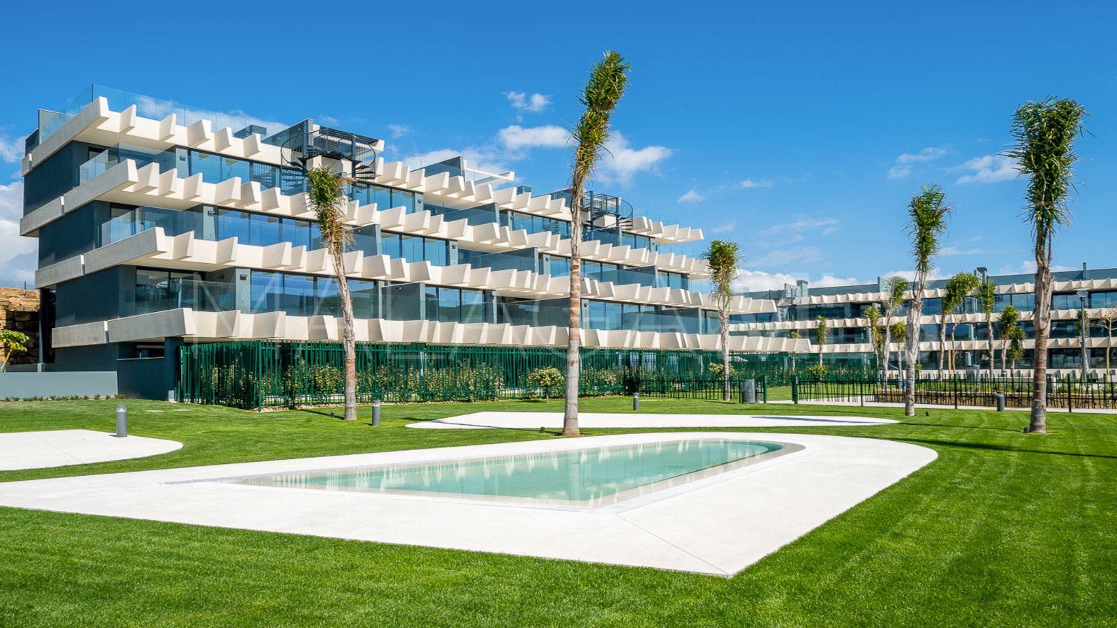 Markplanslägenhet for sale in Estepona Öst
