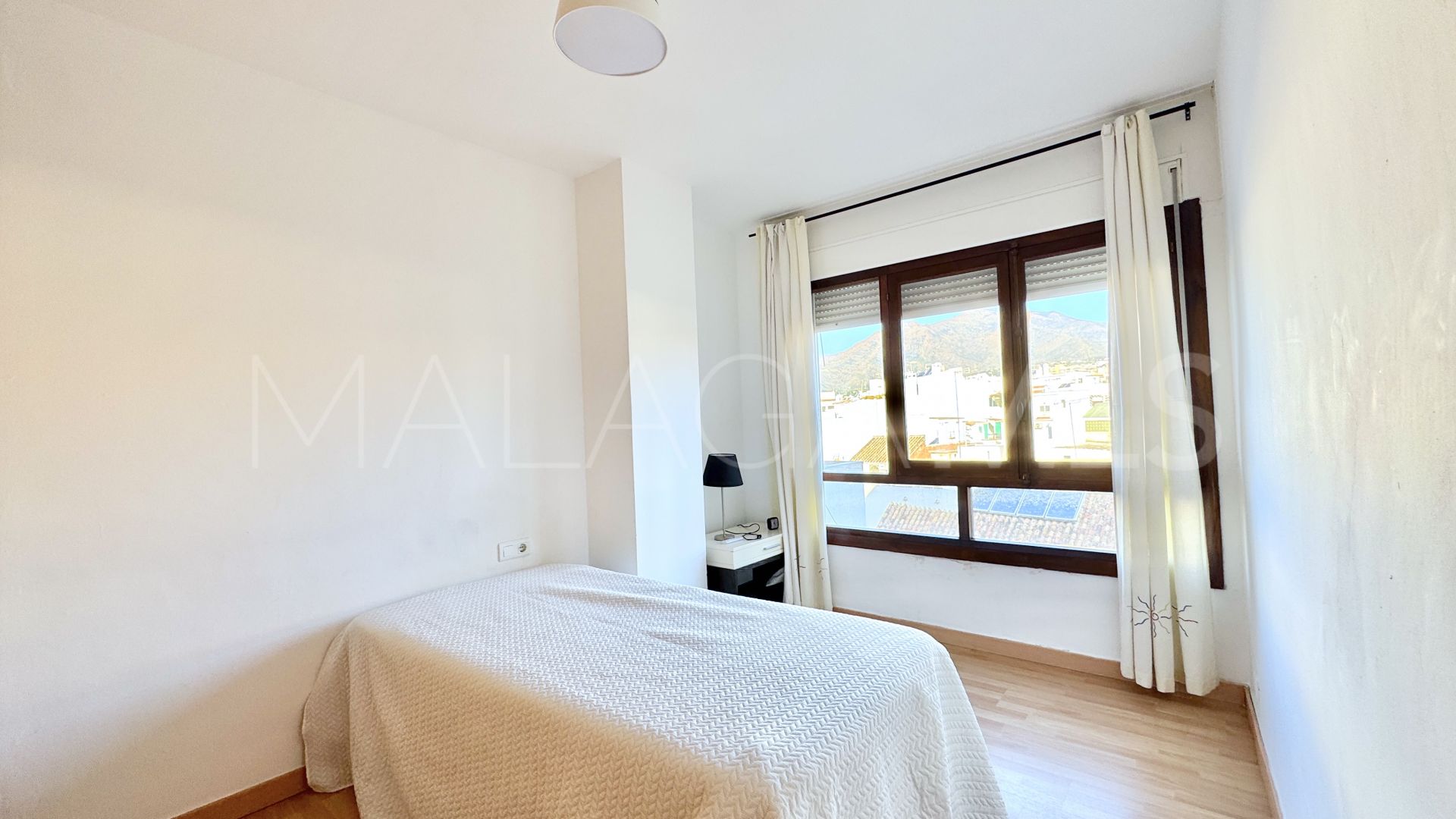 Se vende apartamento in Estepona Casco Antiguo with 3 bedrooms