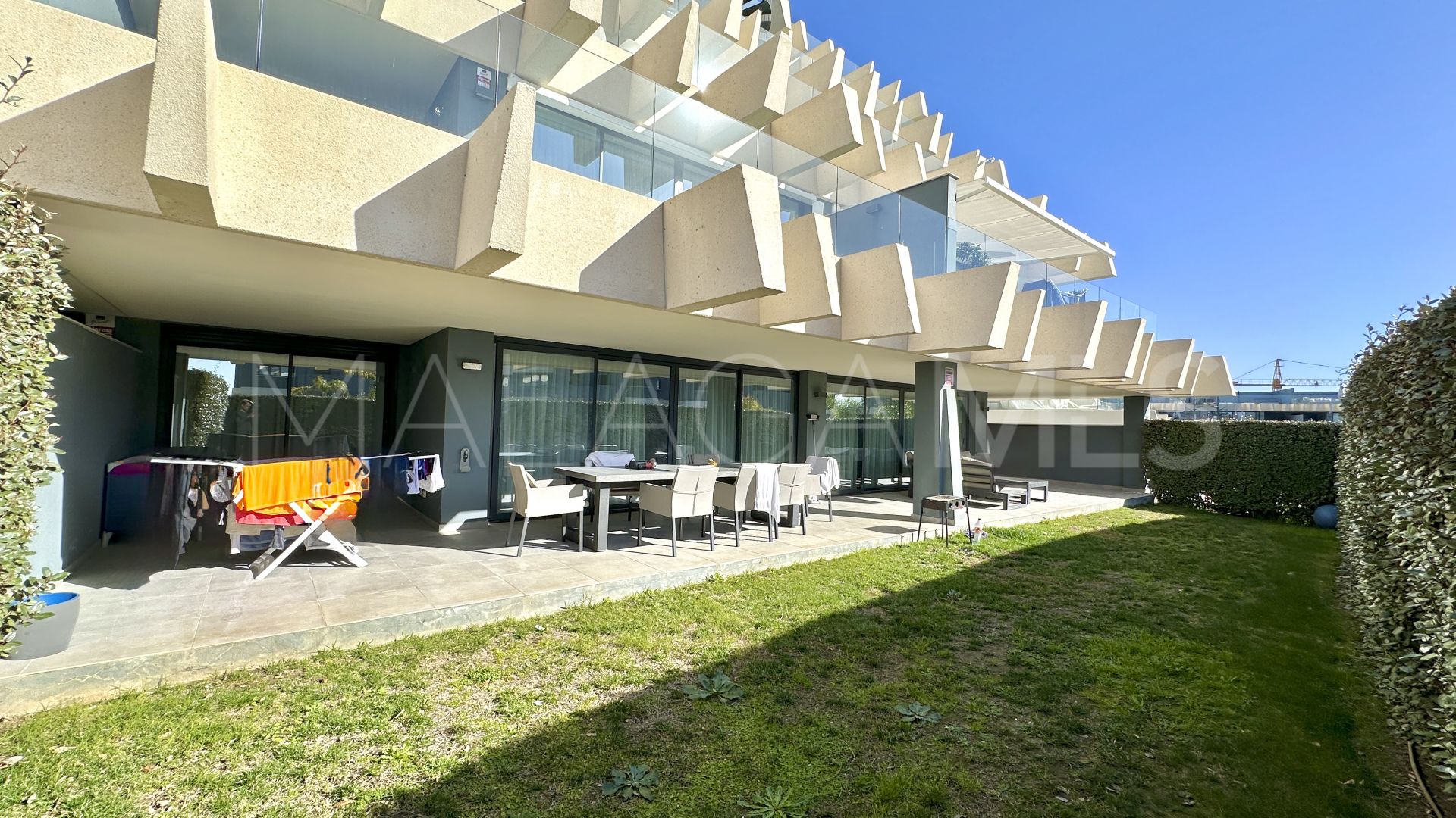 Appartement rez de chaussée for sale in Oasis325