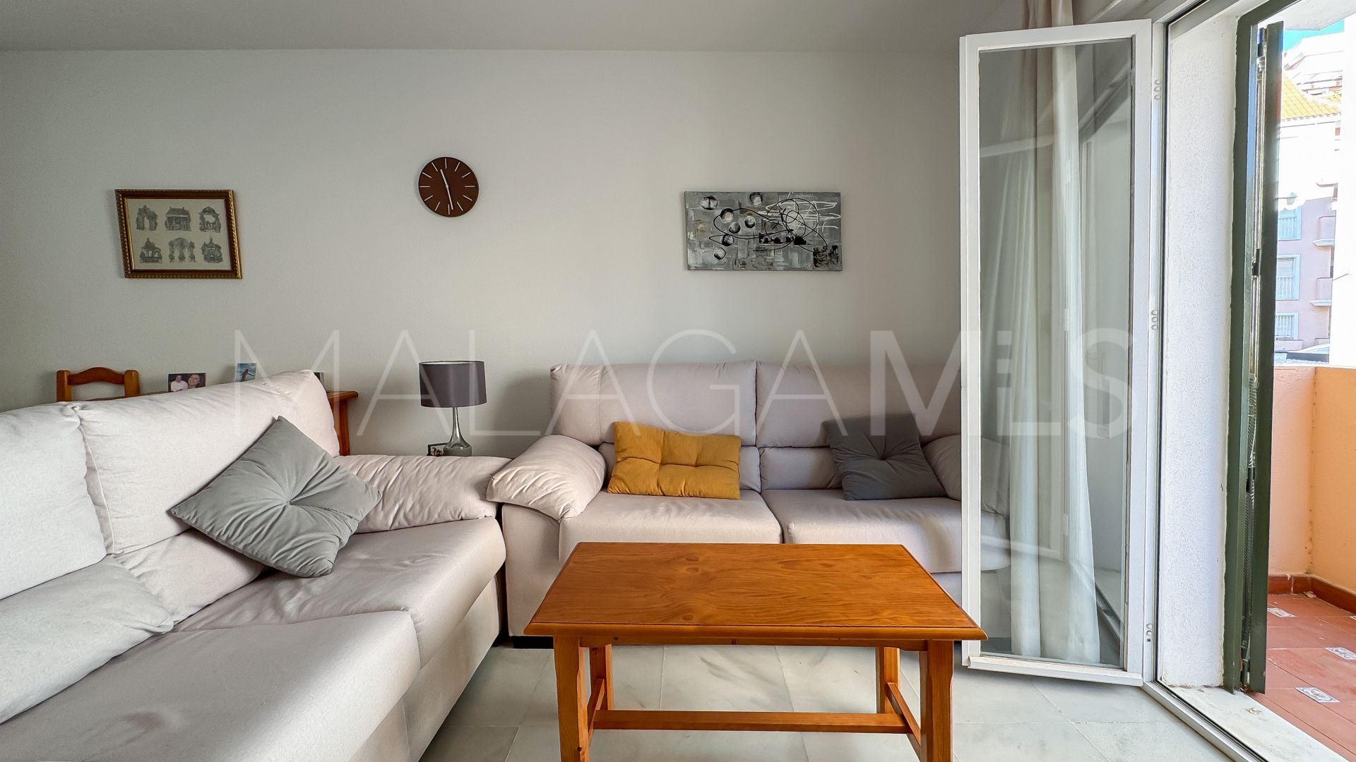 For sale apartment in Sabinillas