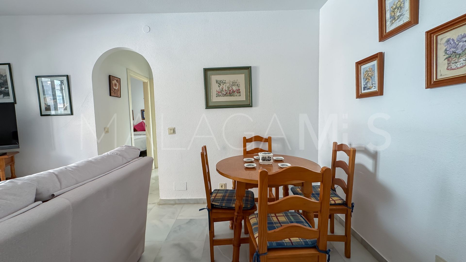 For sale apartment in Sabinillas