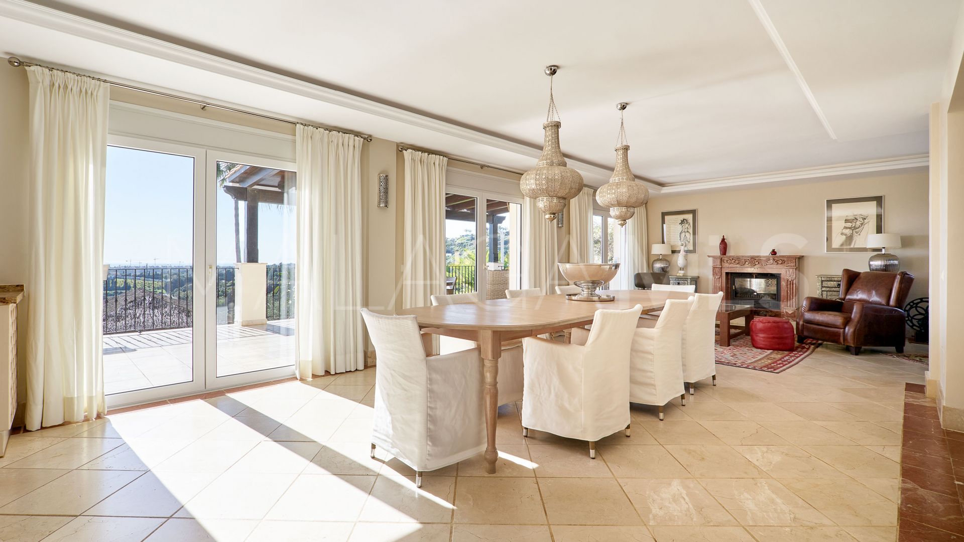 Buy El Padron villa with 4 bedrooms