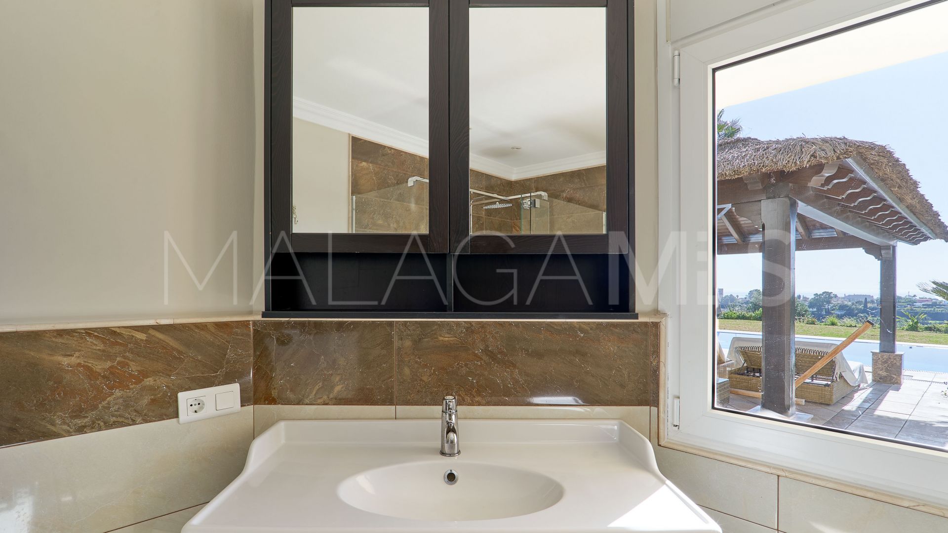 Buy El Padron villa with 4 bedrooms