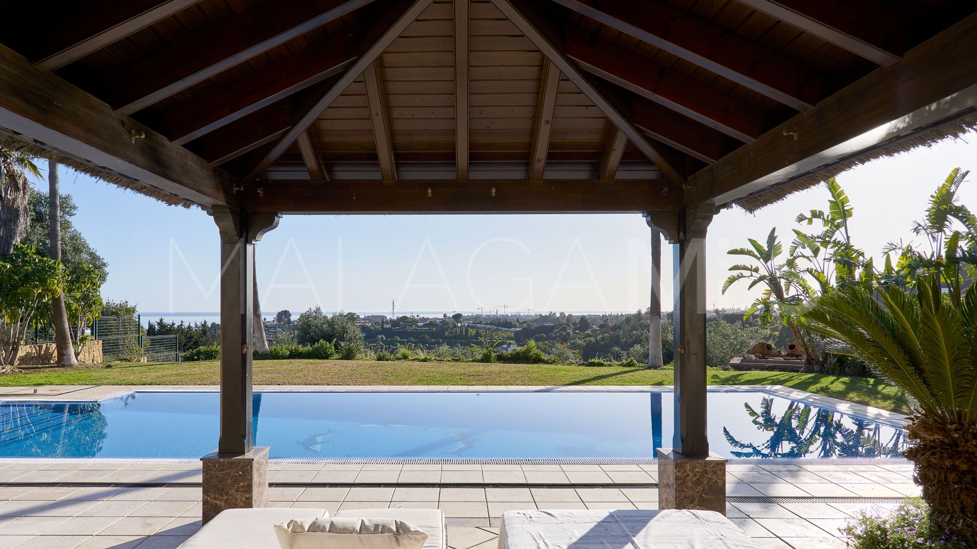 Buy El Padron villa with 4 bedrooms