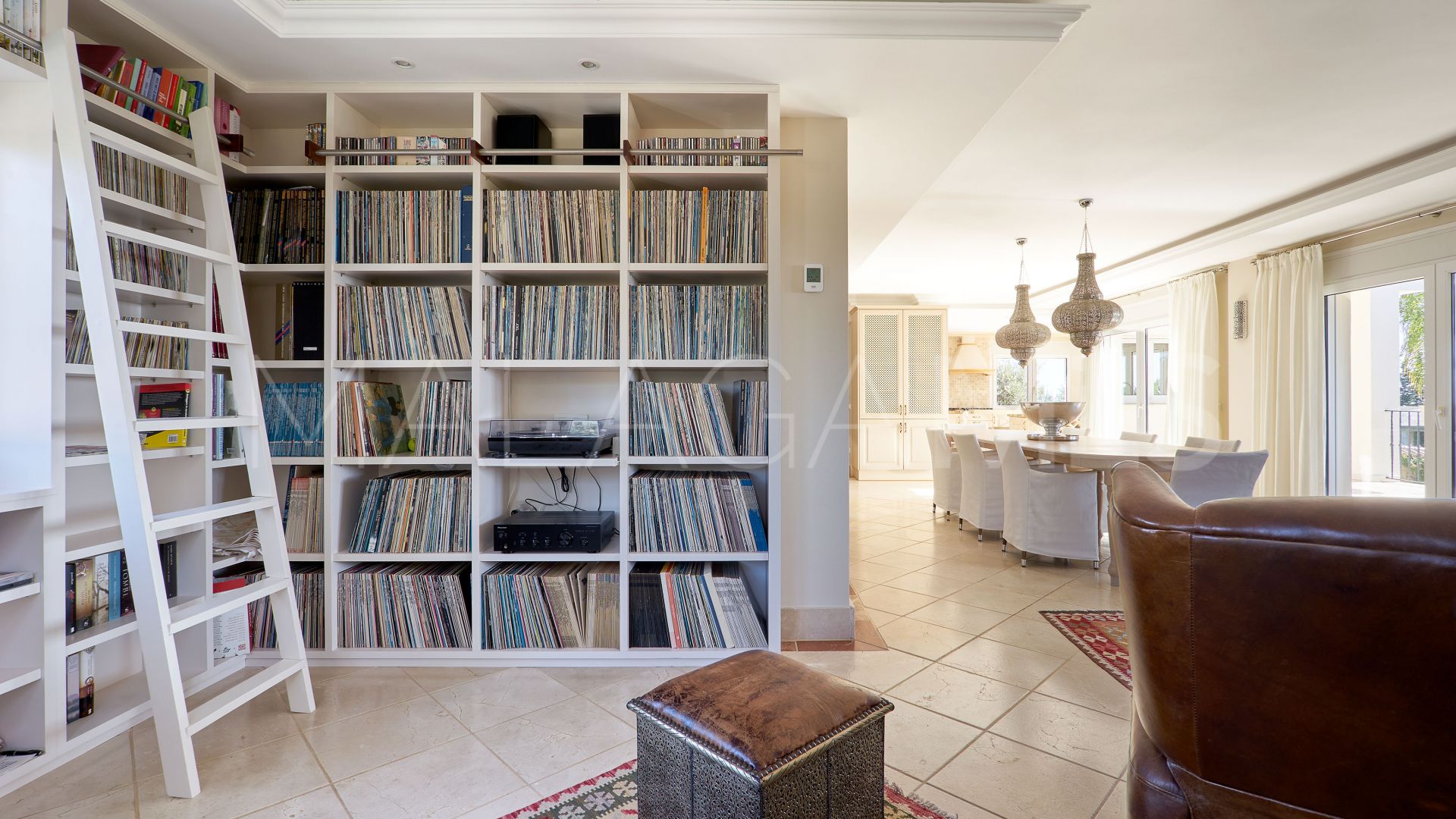 Buy El Padron villa with 4 bedrooms
