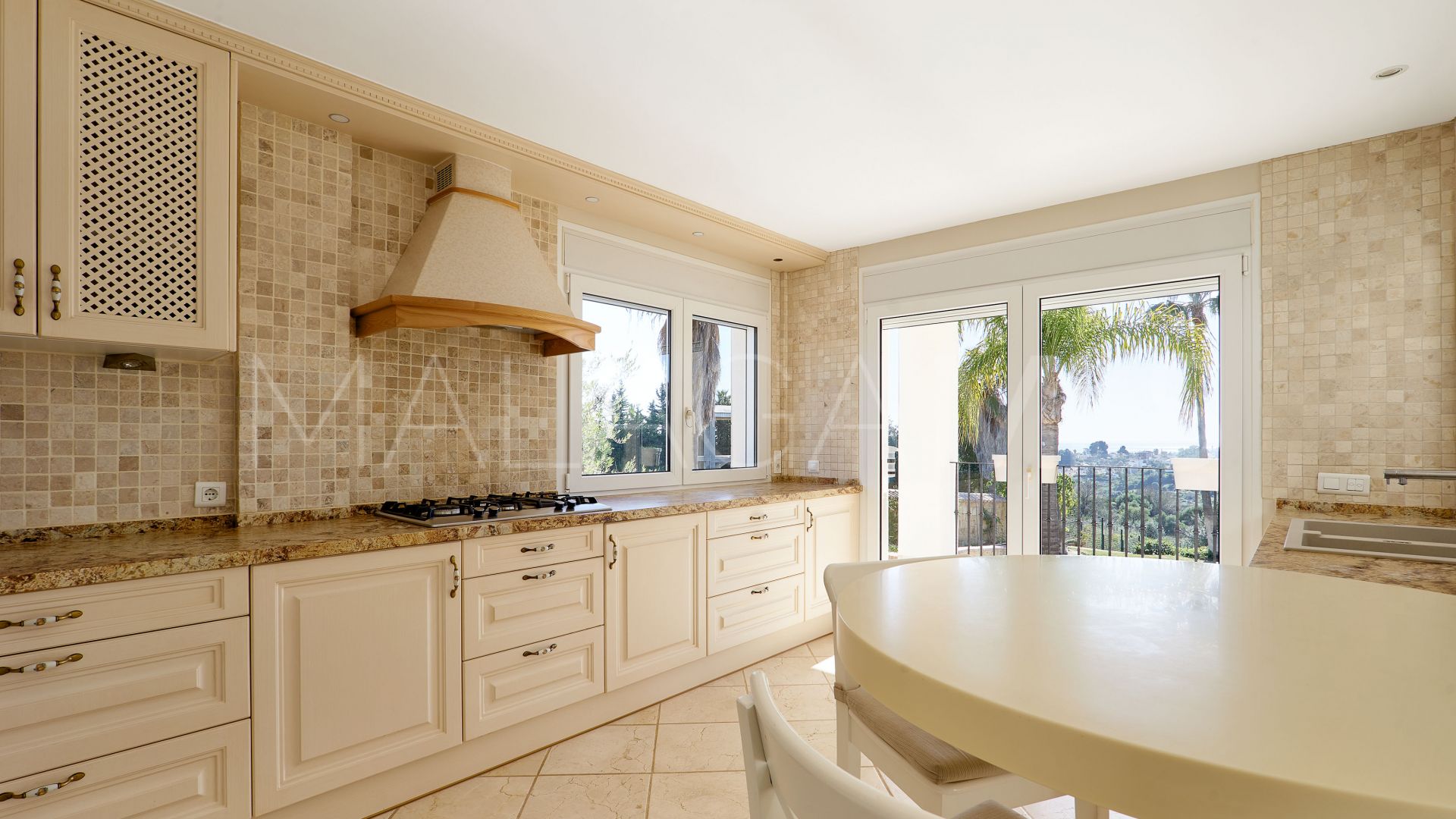 Buy El Padron villa with 4 bedrooms