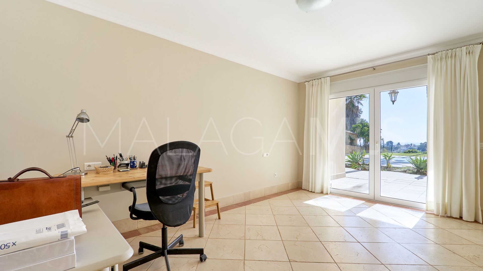 Buy El Padron villa with 4 bedrooms