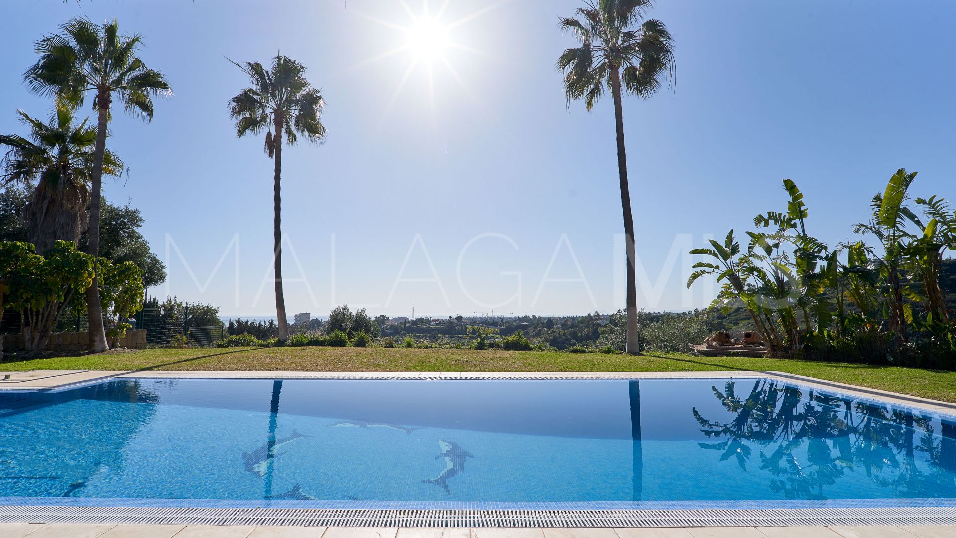 Buy El Padron villa with 4 bedrooms