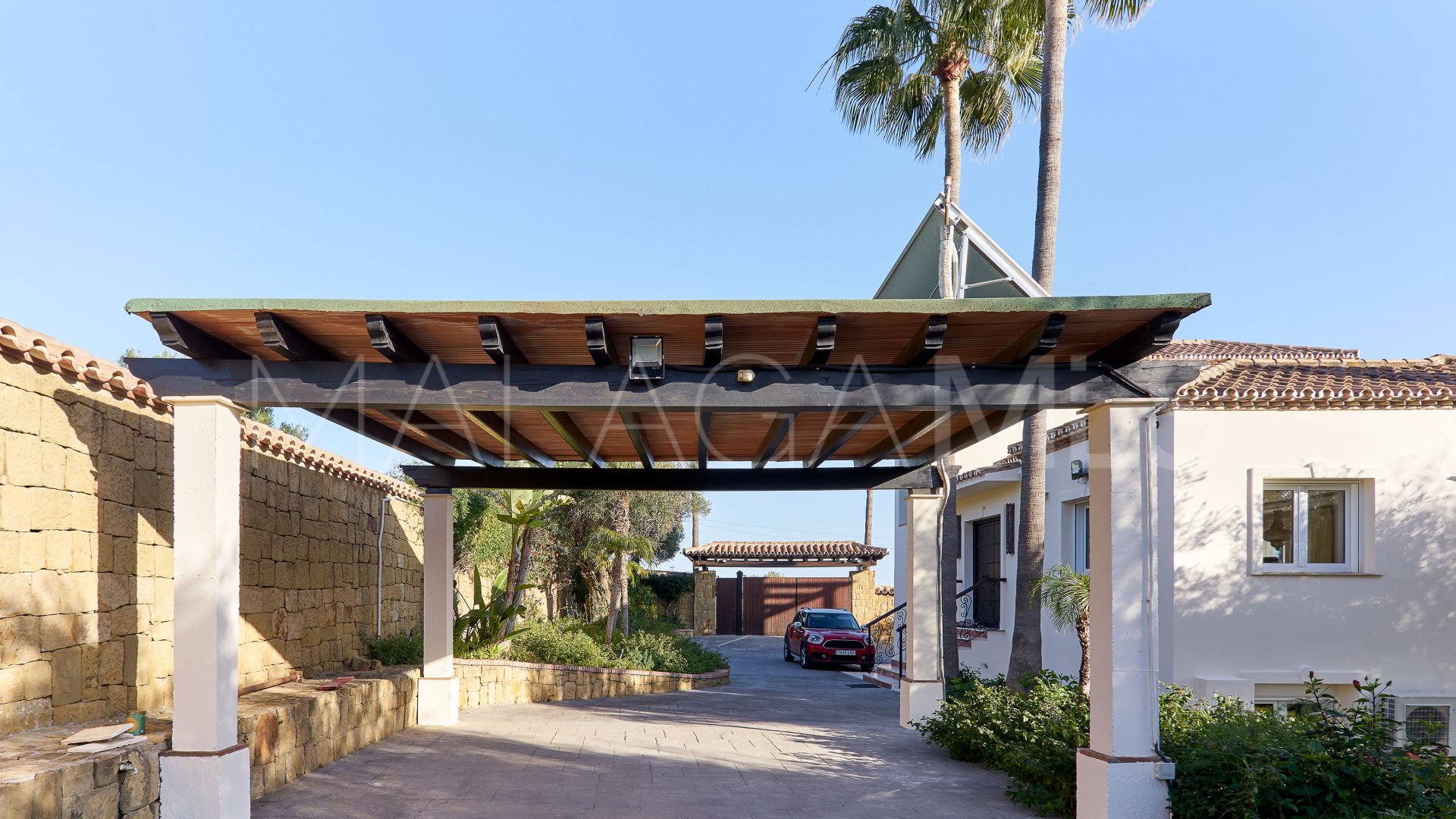 Buy El Padron villa with 4 bedrooms