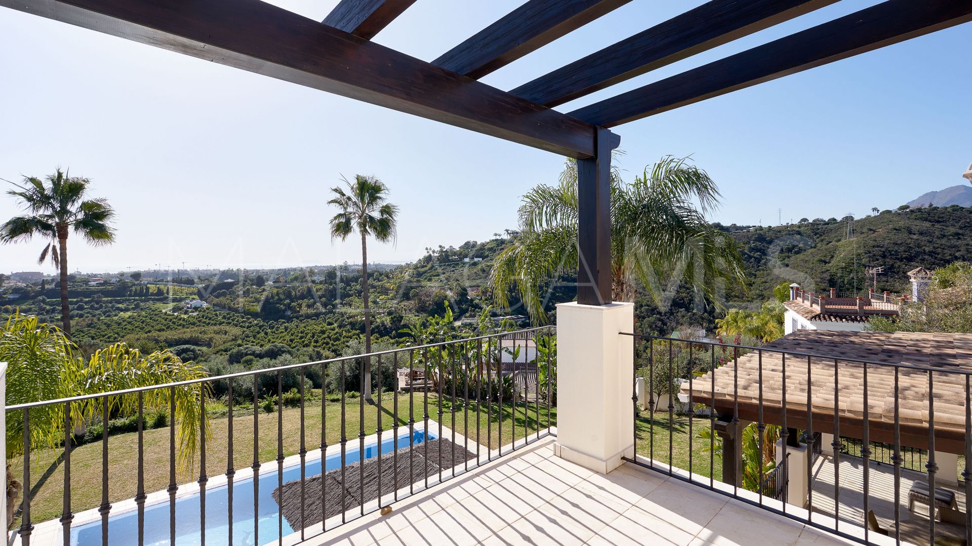 Buy El Padron villa with 4 bedrooms