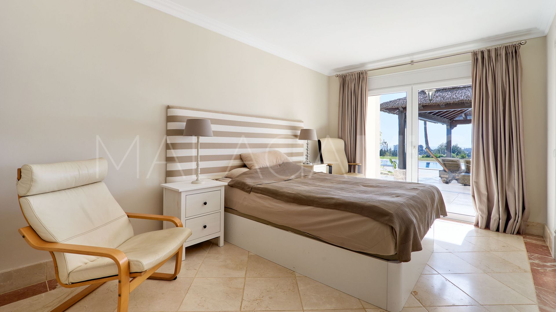 Buy El Padron villa with 4 bedrooms