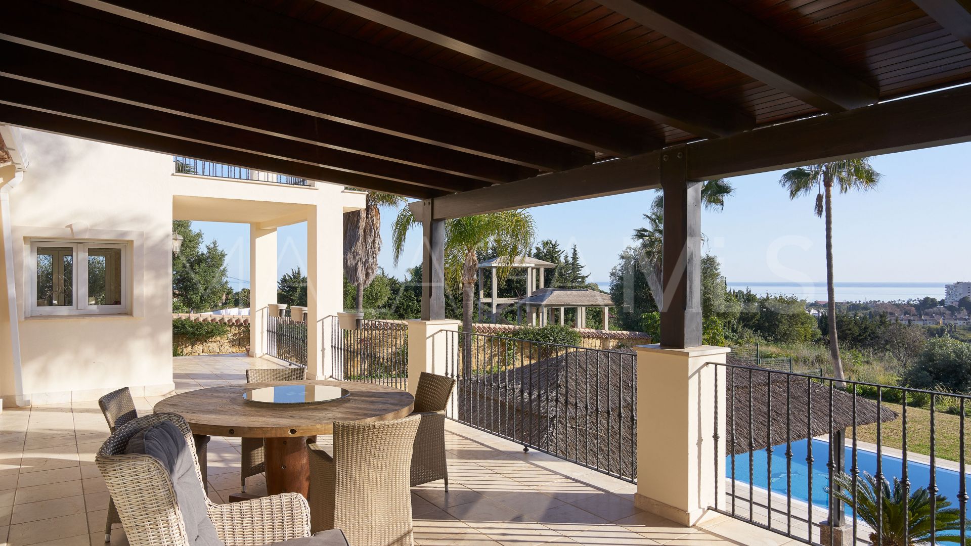 Buy El Padron villa with 4 bedrooms